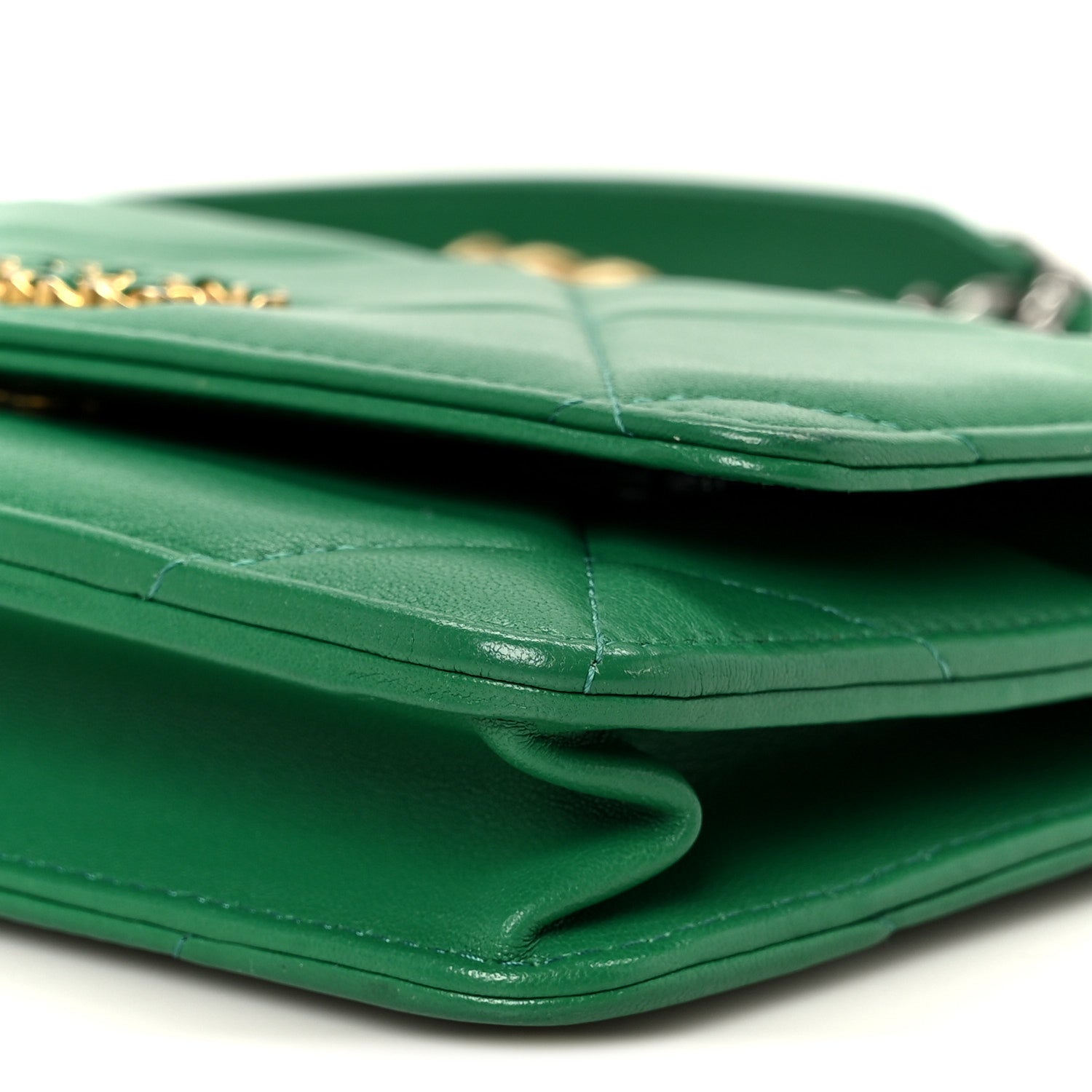 Lambskin Quilted CHNL 19 Wallet On Chain WOC Green