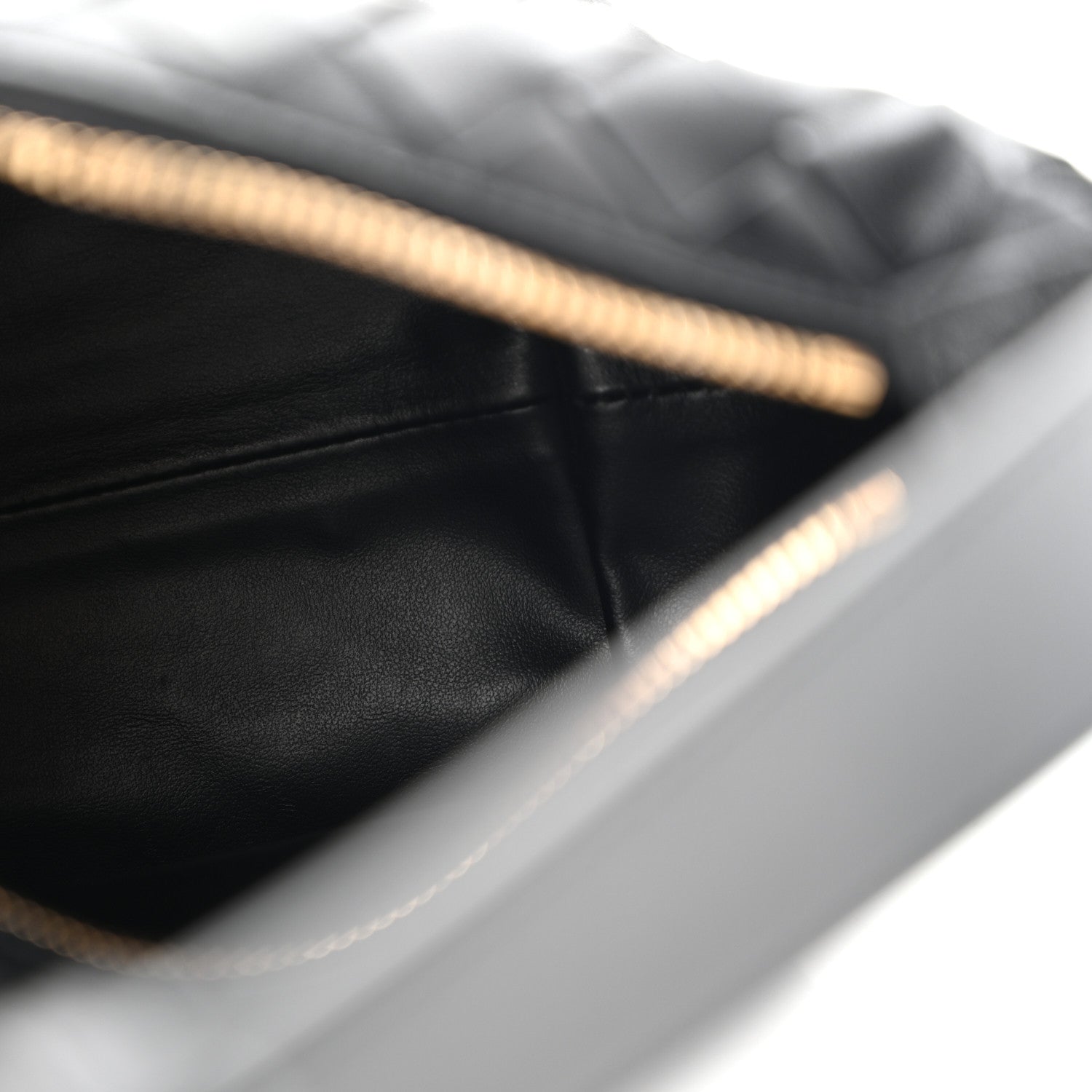 Calfskin Nappa Intrecciato Candy Wallace Black