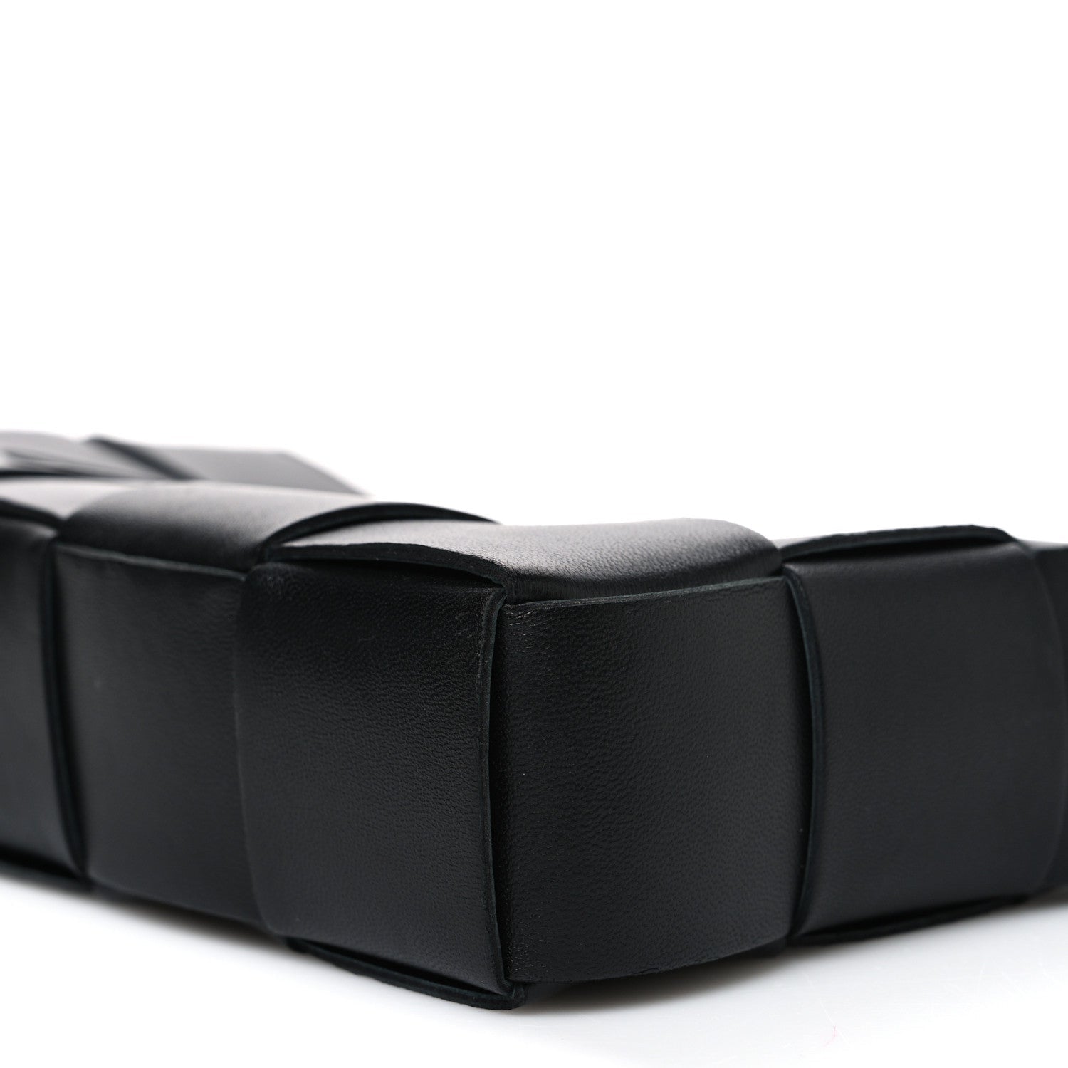 Calfskin Maxi Intrecciato Cassette Pouch On Strap Black