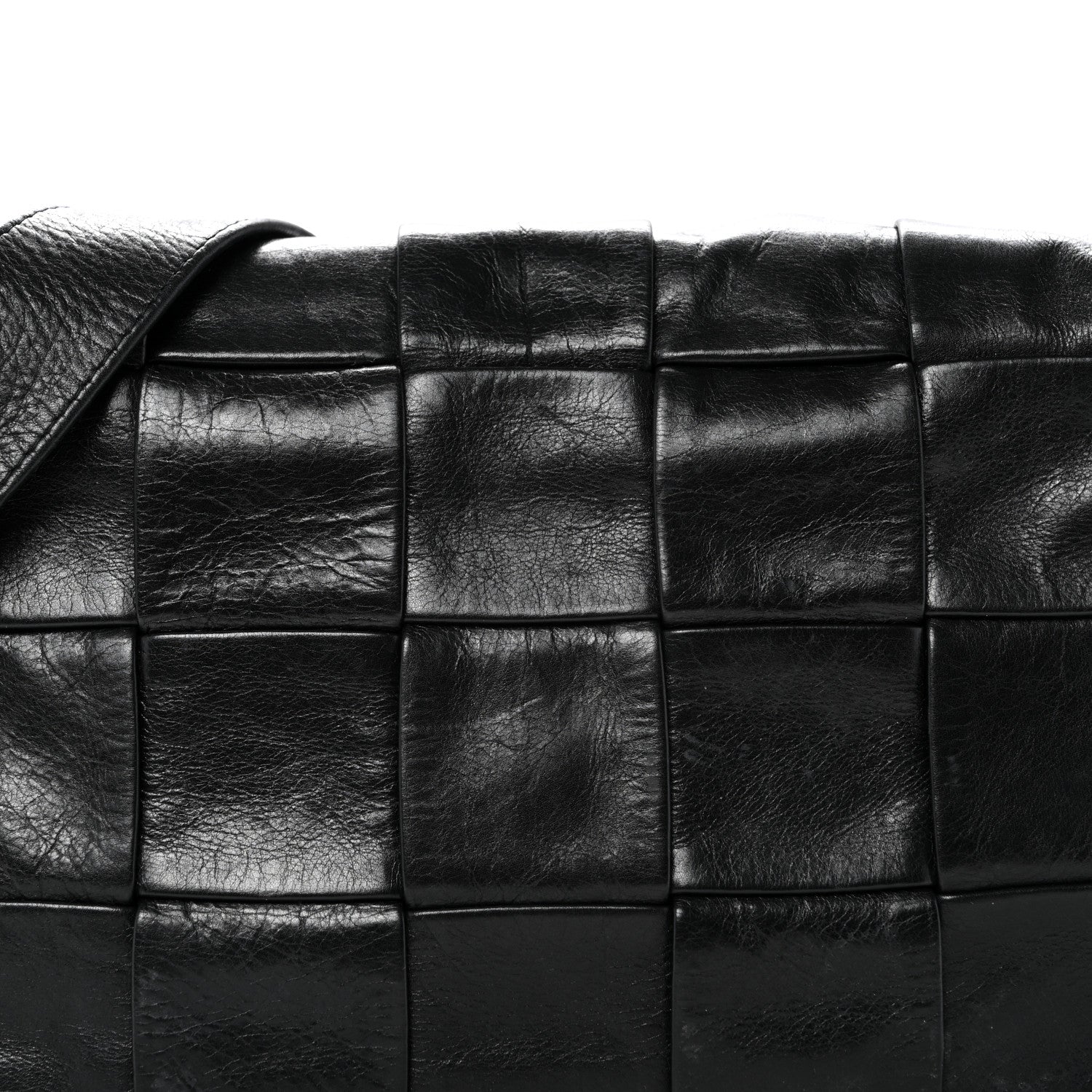 Paper Calfskin Intrecciato Stretch Cassette Black