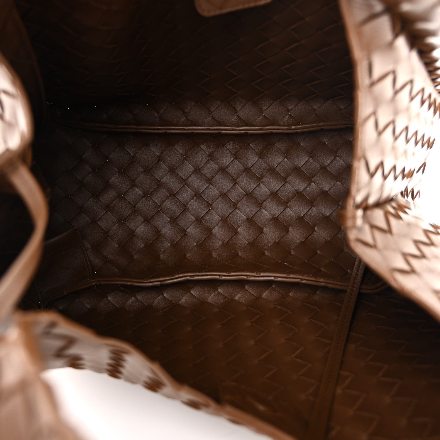 Intrecciato Medium Campana Shoulder Bag Tannin