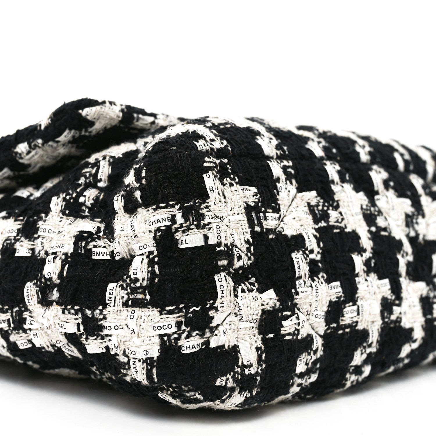 Tweed Quilted Large CHNL 19 Flap Black Ecru White