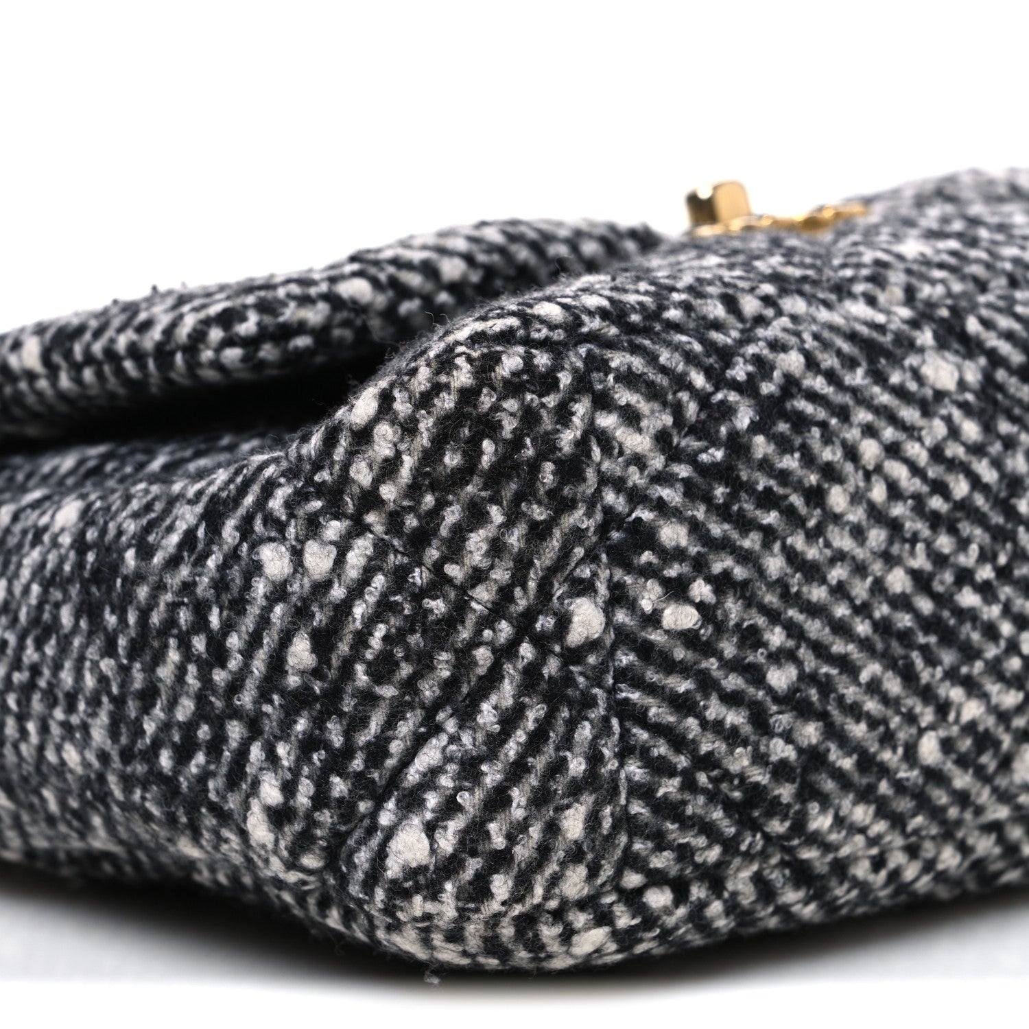 Tweed Quilted Medium CHNL 19 Flap Grey