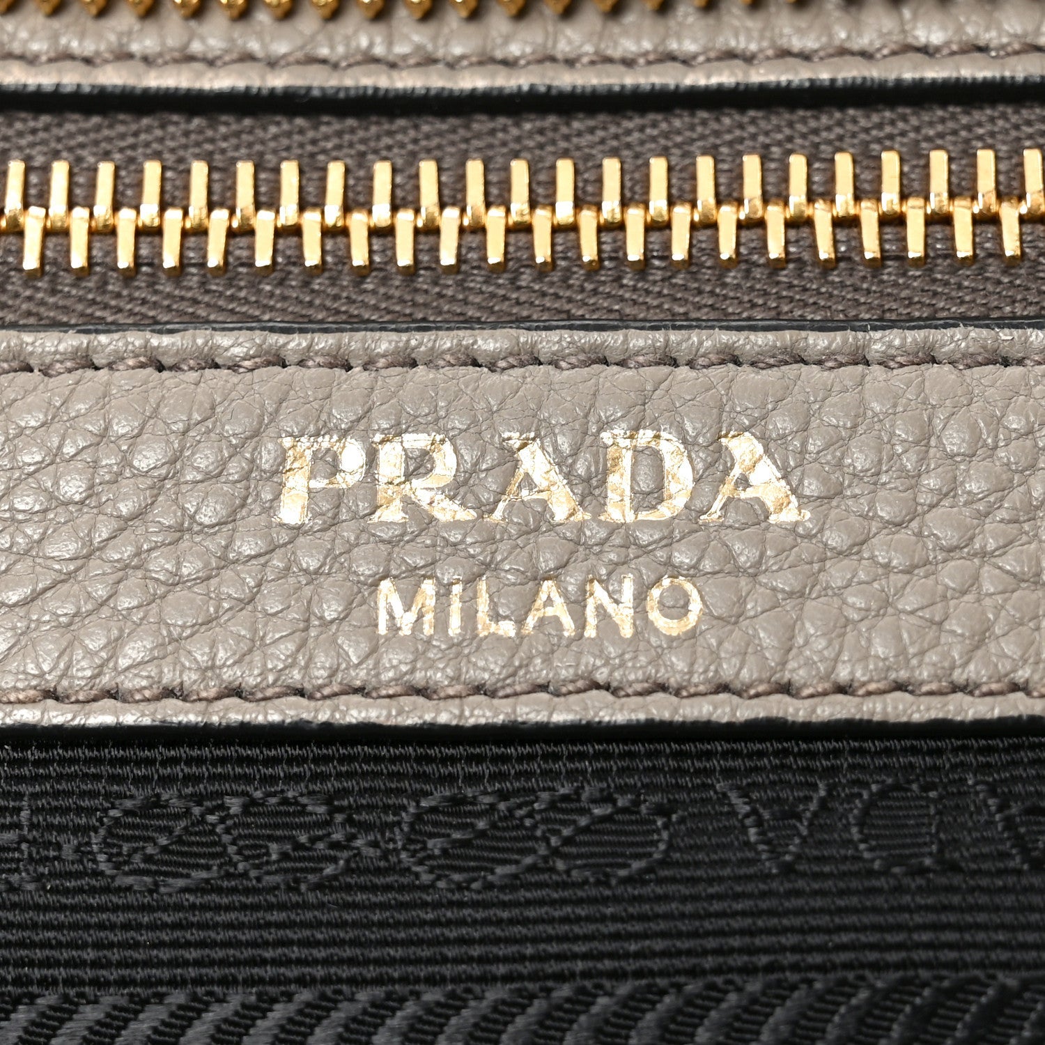 Vitello Daino Zippered Tote Argilla
