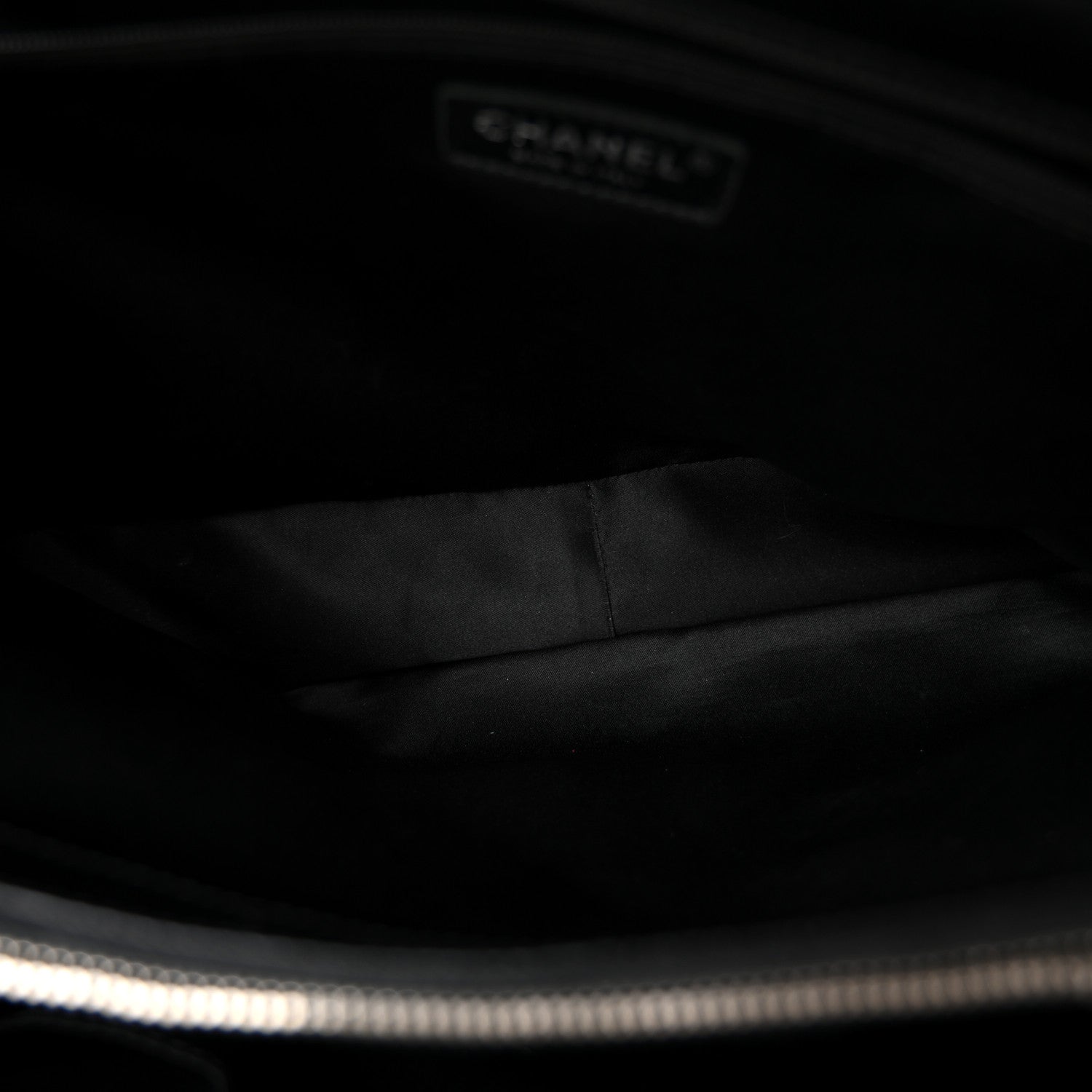Caviar Quilted XL Grand Shopping Tote GST Black