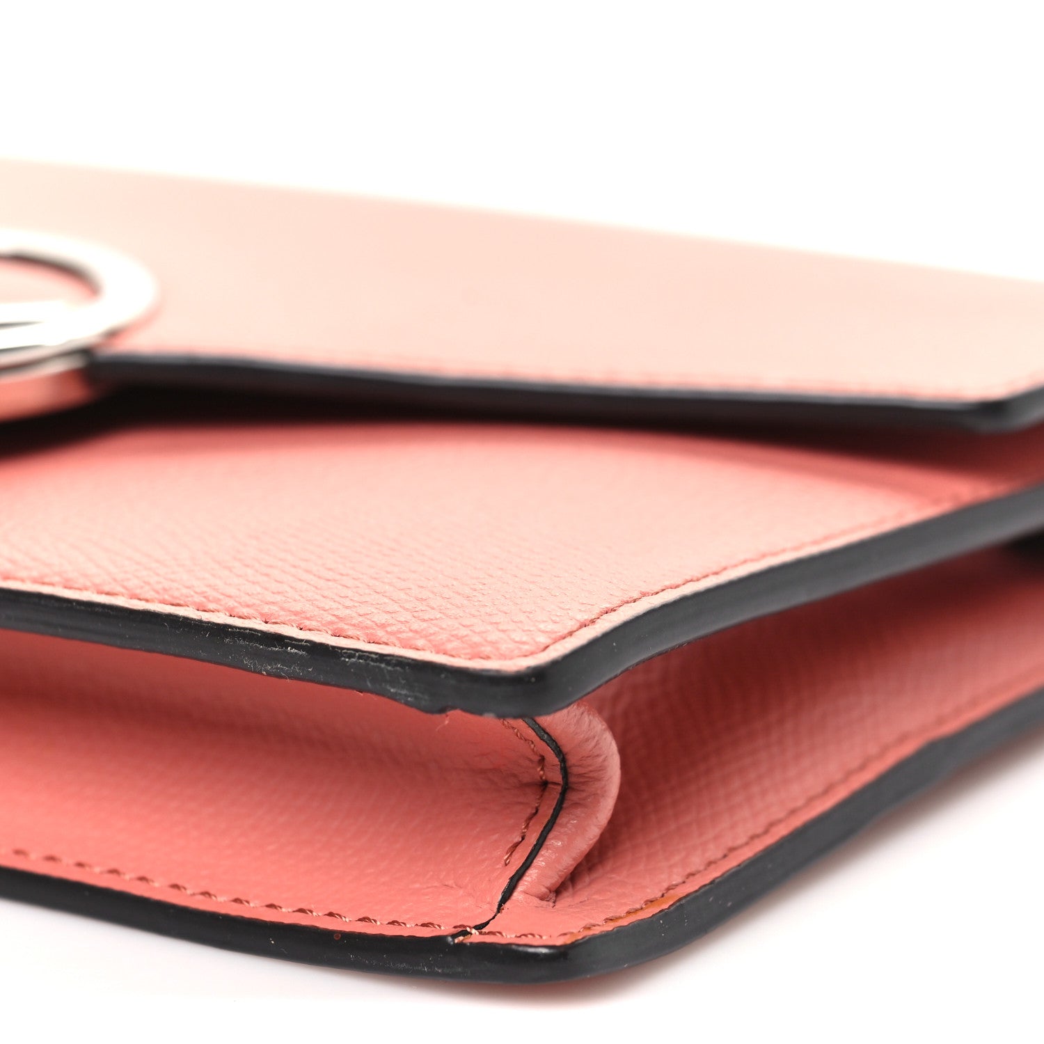 Vitello Cruise F is FNDI Medium Envelope Wallet on Chain Macaron