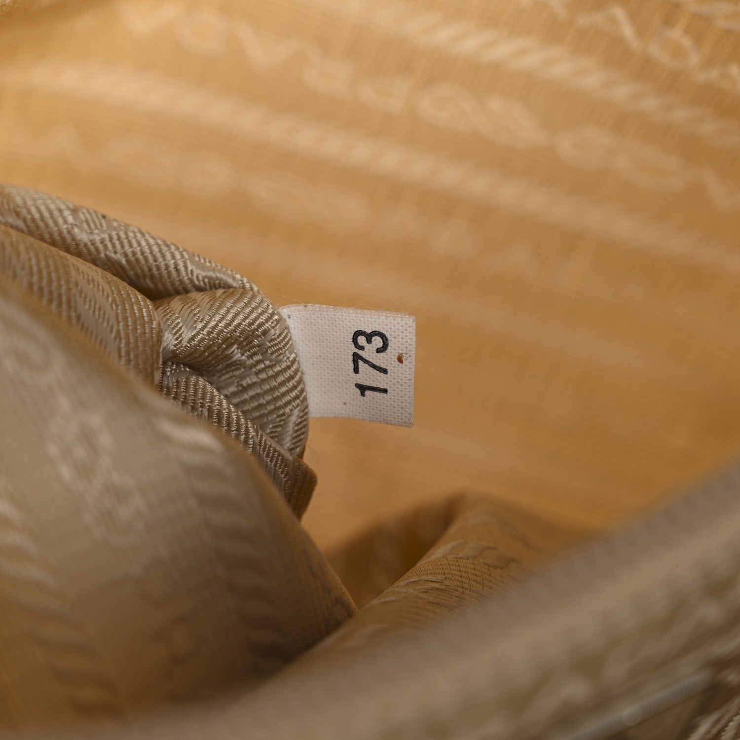 Nylon Vela Shopping Tote Sesamo