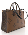 Reverse Monogram Giant Onthego MM