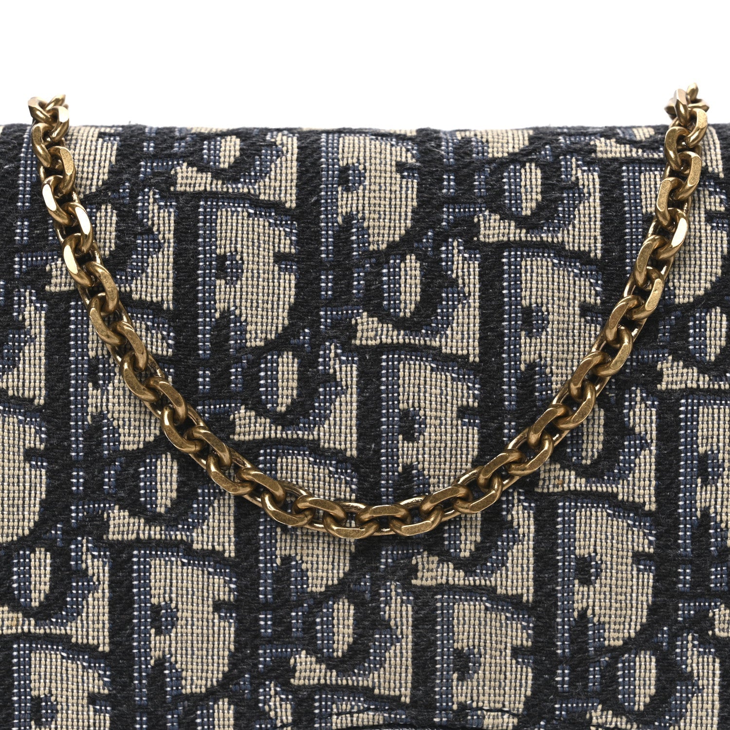 Oblique Saddle Chain Pouch Blue