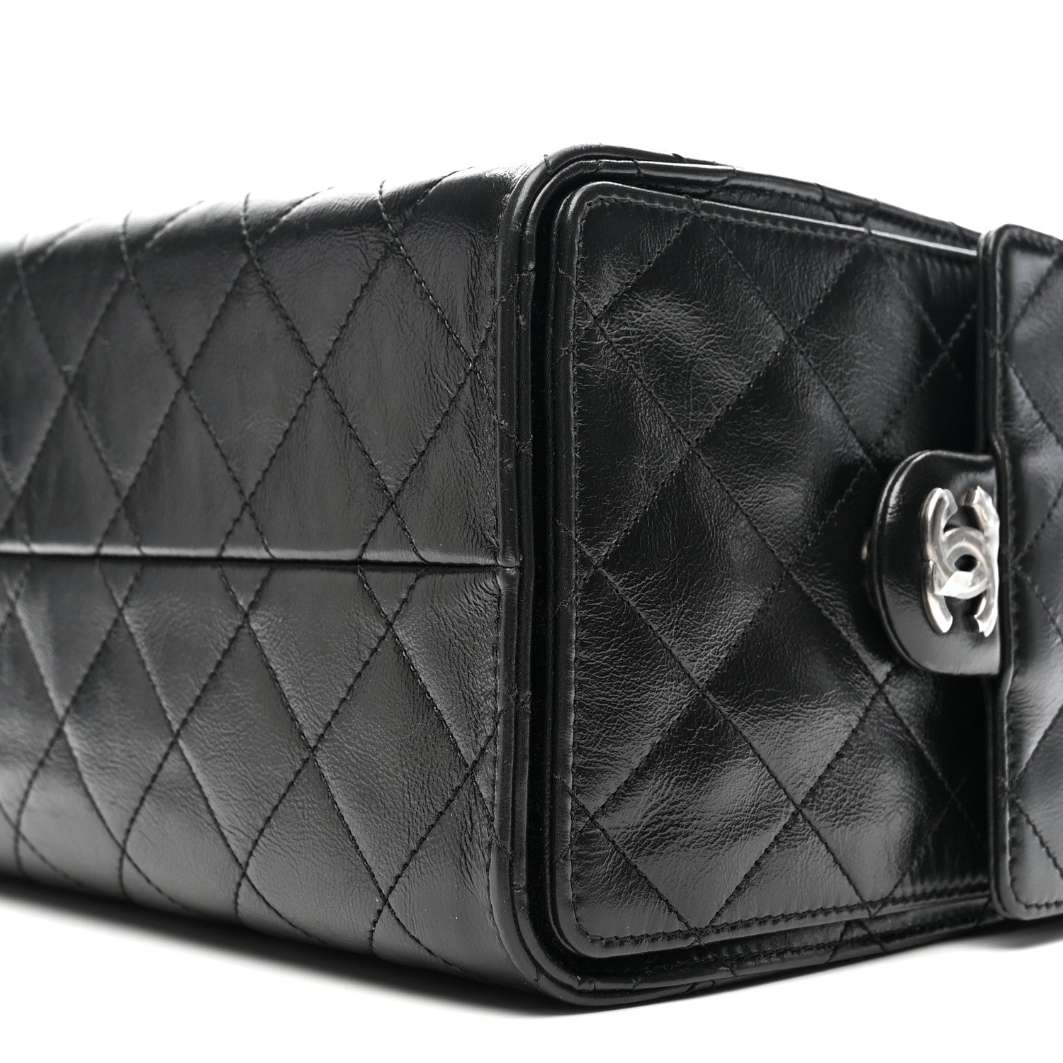 Shiny Crumpled Calfskin Quilted Small CHNL 25 Handbag Black