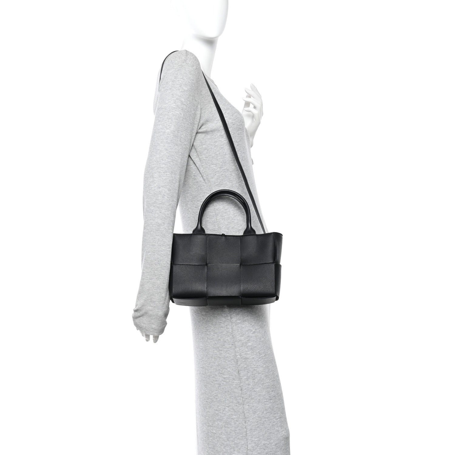 Nappa Maxi Intrecciato Arco Tote Black