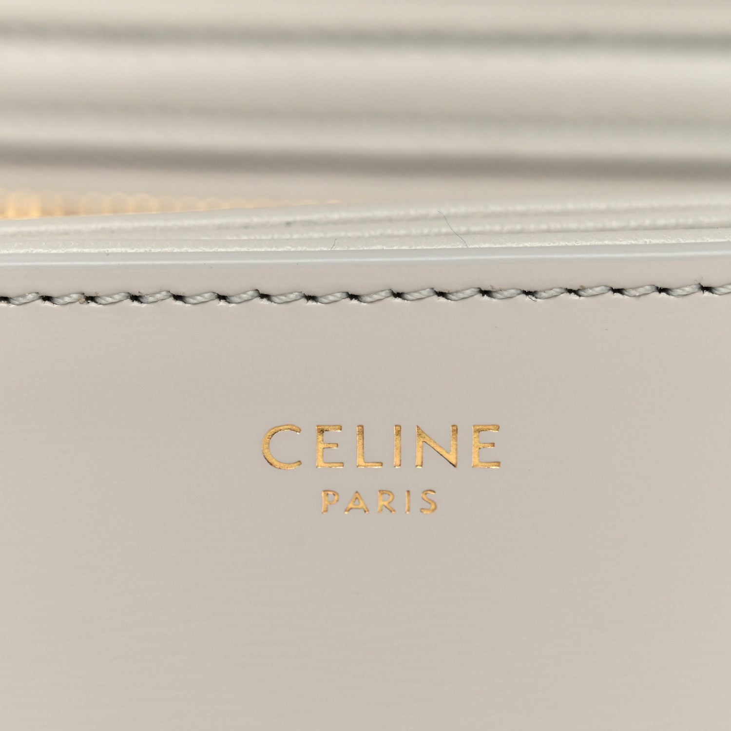 Shiny Calfskin Teen Triomphe Chalk