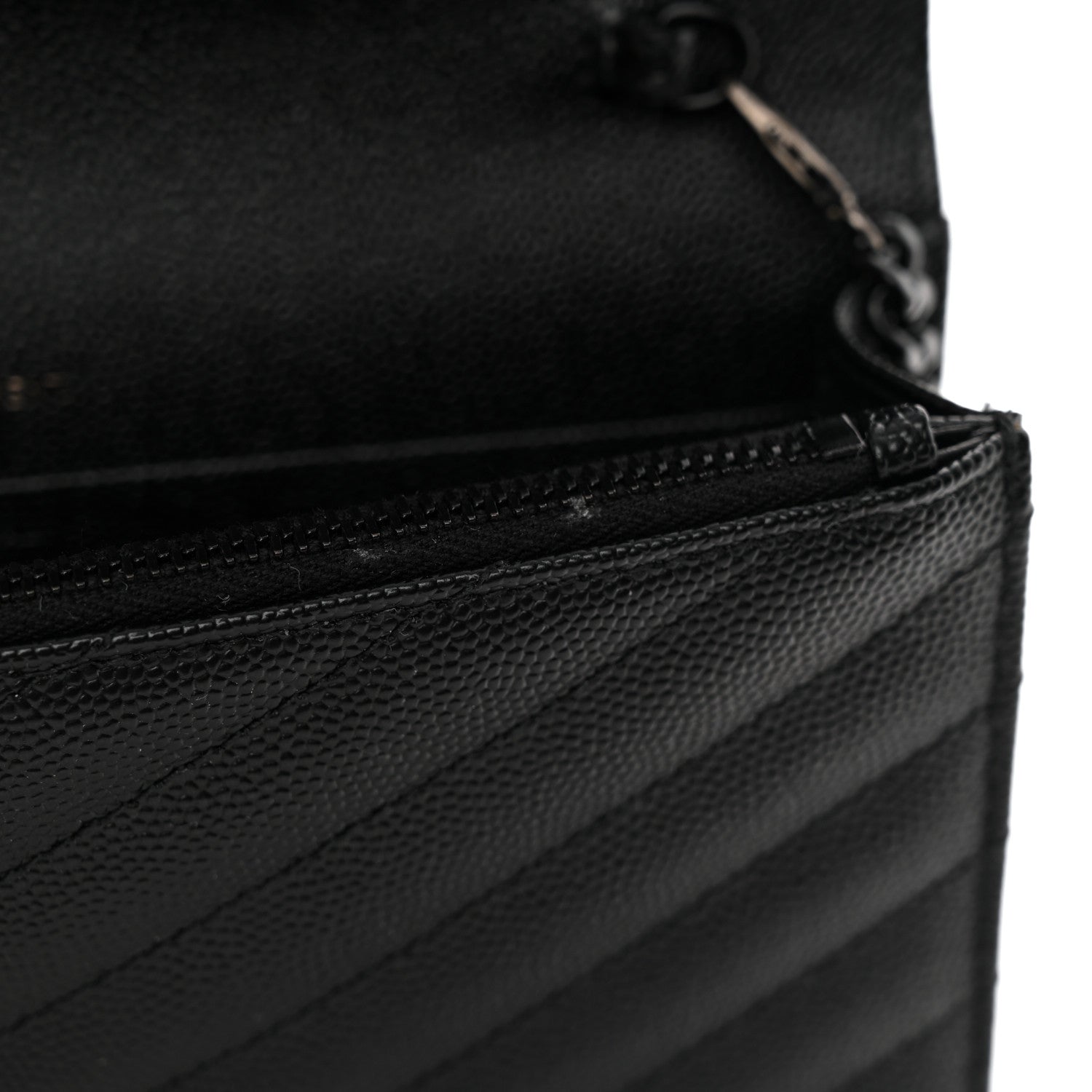 Grain De Poudre Matelasse Chevron Monogram Monochrome Envelope Chain Wallet Black