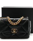 Lambskin Quilted Medium CHNL 19 Flap Black