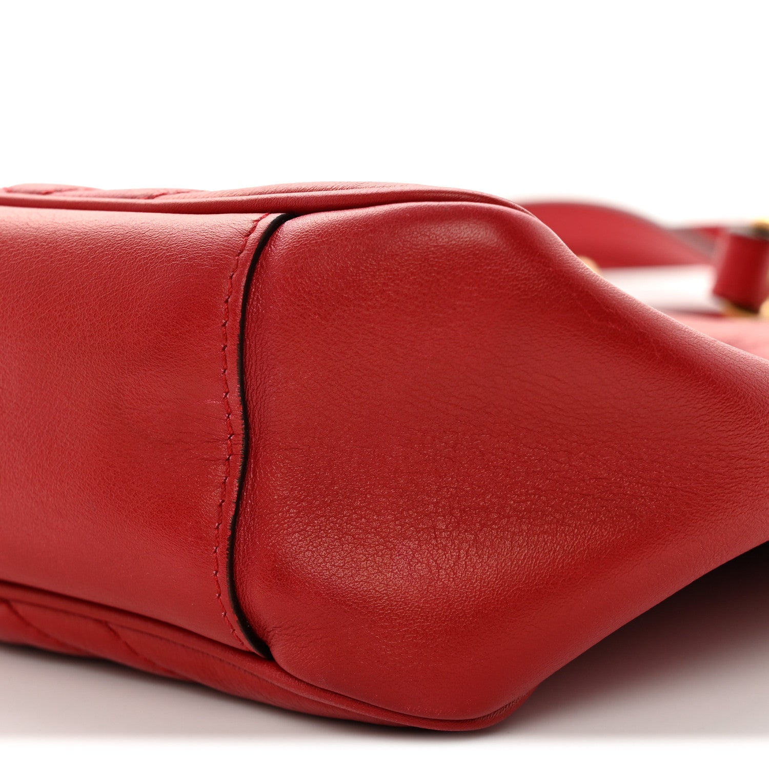 Calfskin Matelasse Medium GG Marmont Open Top Shoulder Bag Hibiscus Red