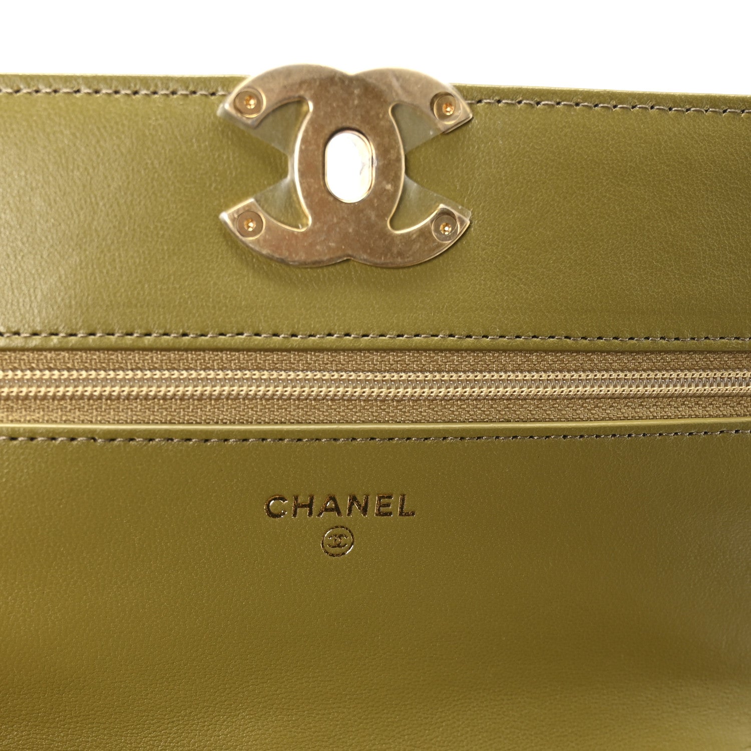 Lambskin Quilted CHNL 19 Wallet On Chain WOC Green
