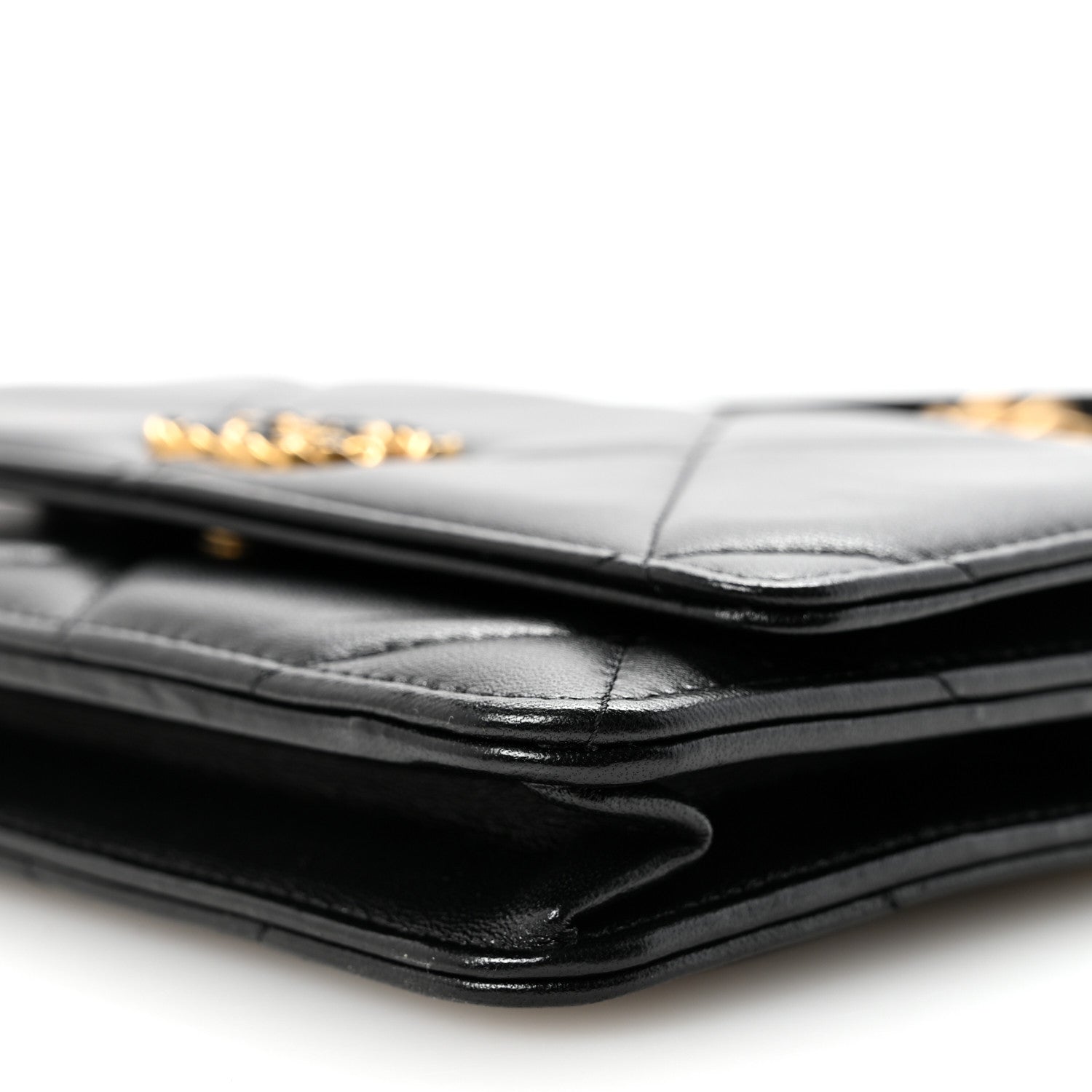 Lambskin Quilted CHNL 19 Wallet On Chain WOC Black