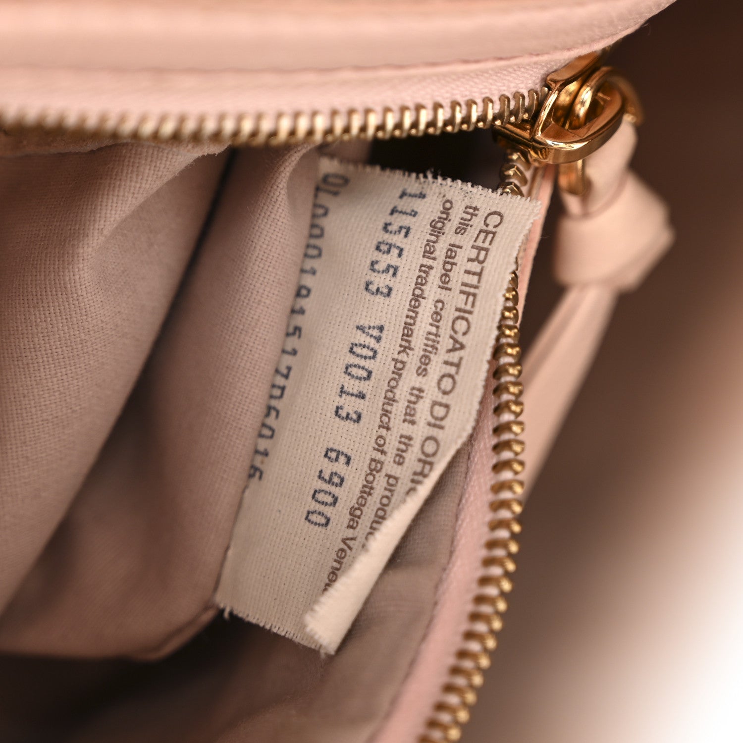 Nappa Intrecciato Medium Veneta Hobo Flamingo