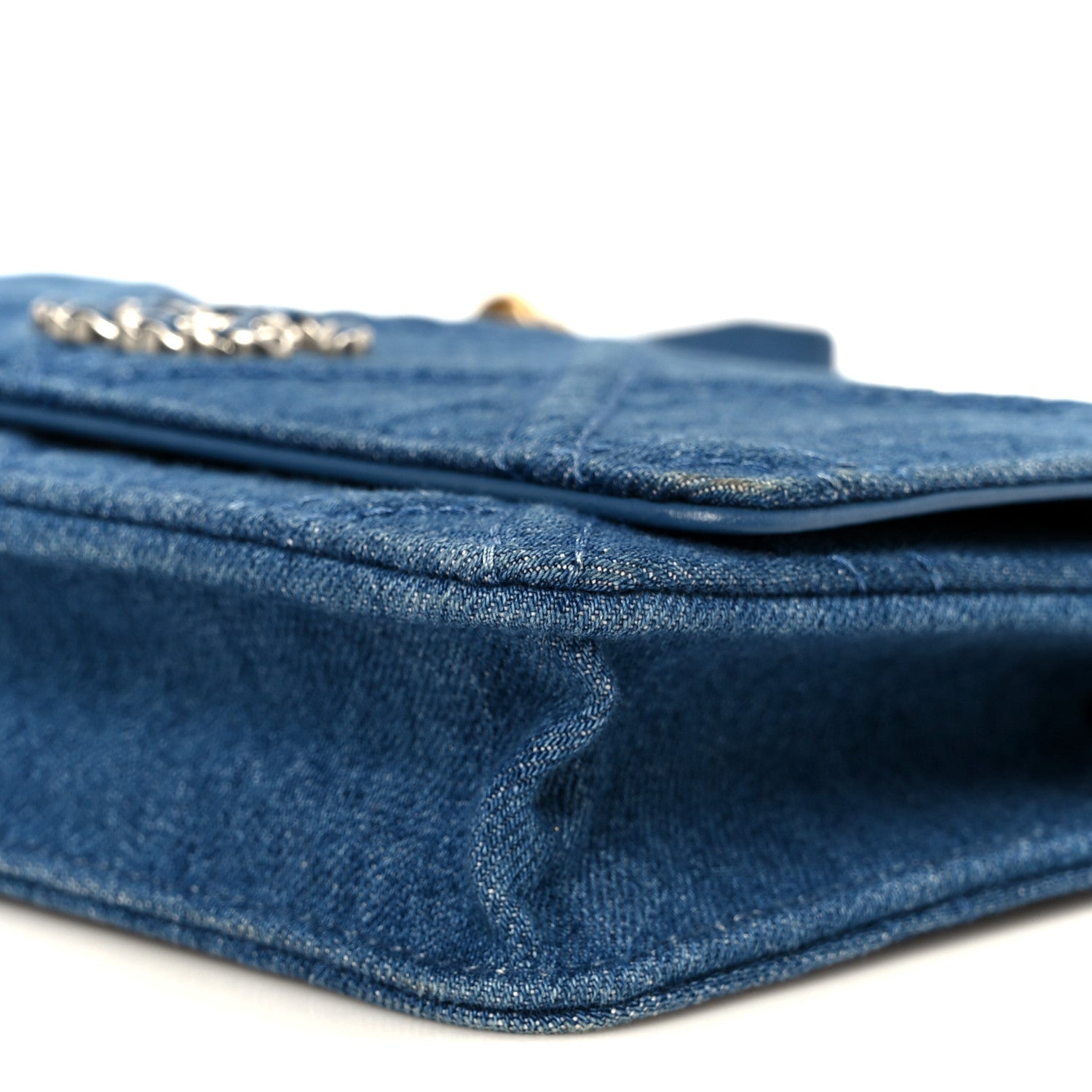 Denim Quilted CHNL 19 Wallet On Chain WOC Blue