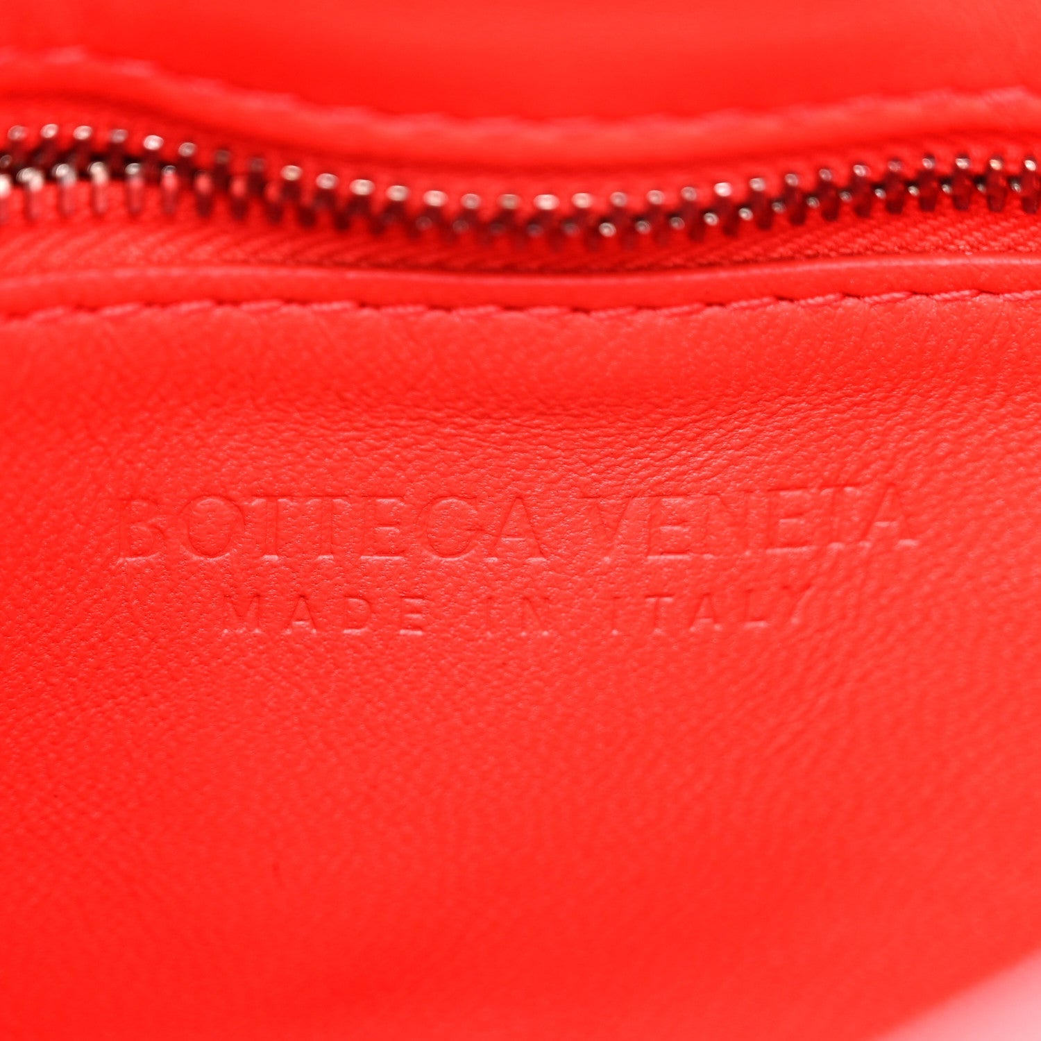 Lambskin Maxi Intreccio Padded Chain Cassette Crossbody Bag Nail Polish