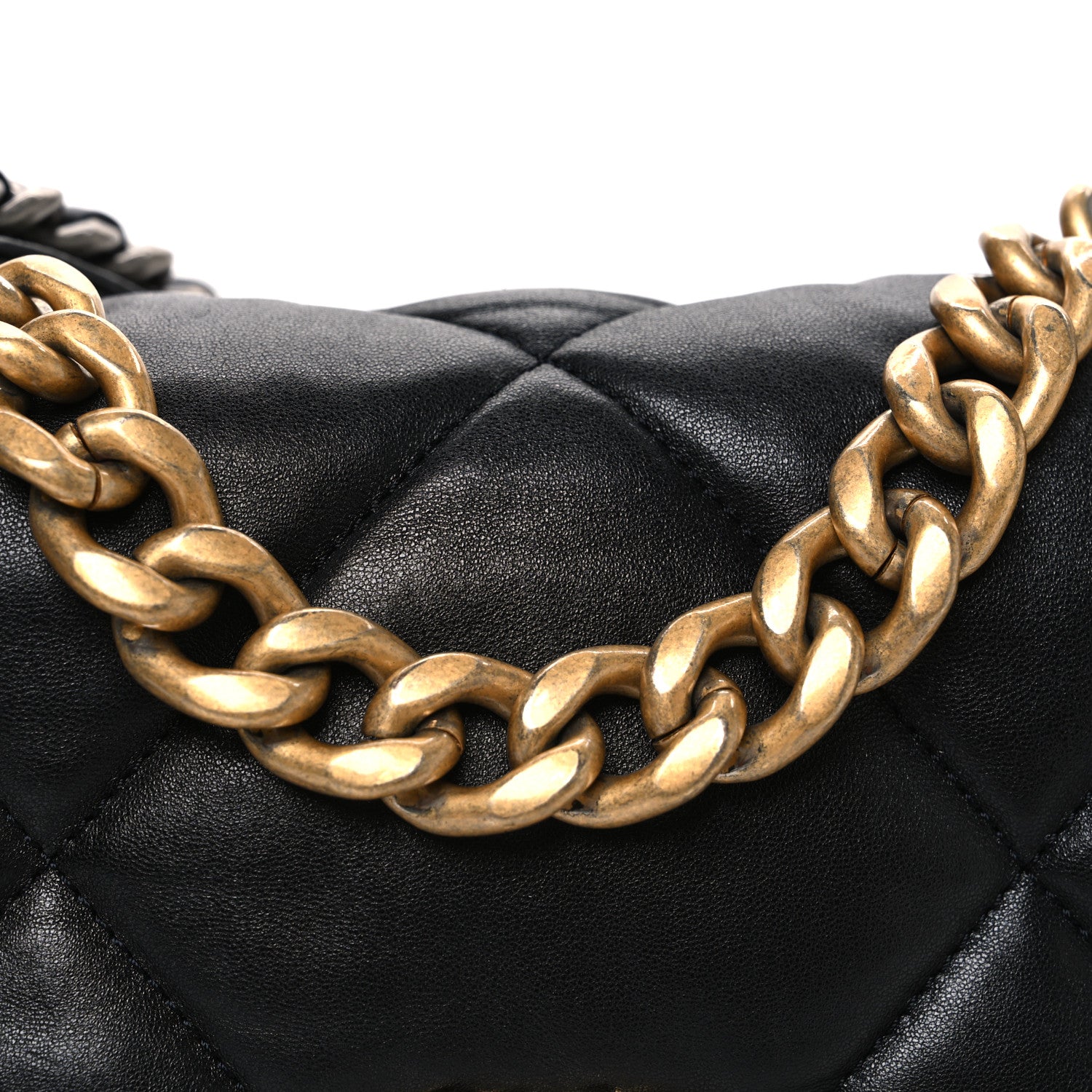 Lambskin Quilted Medium CHNL 19 Flap Black