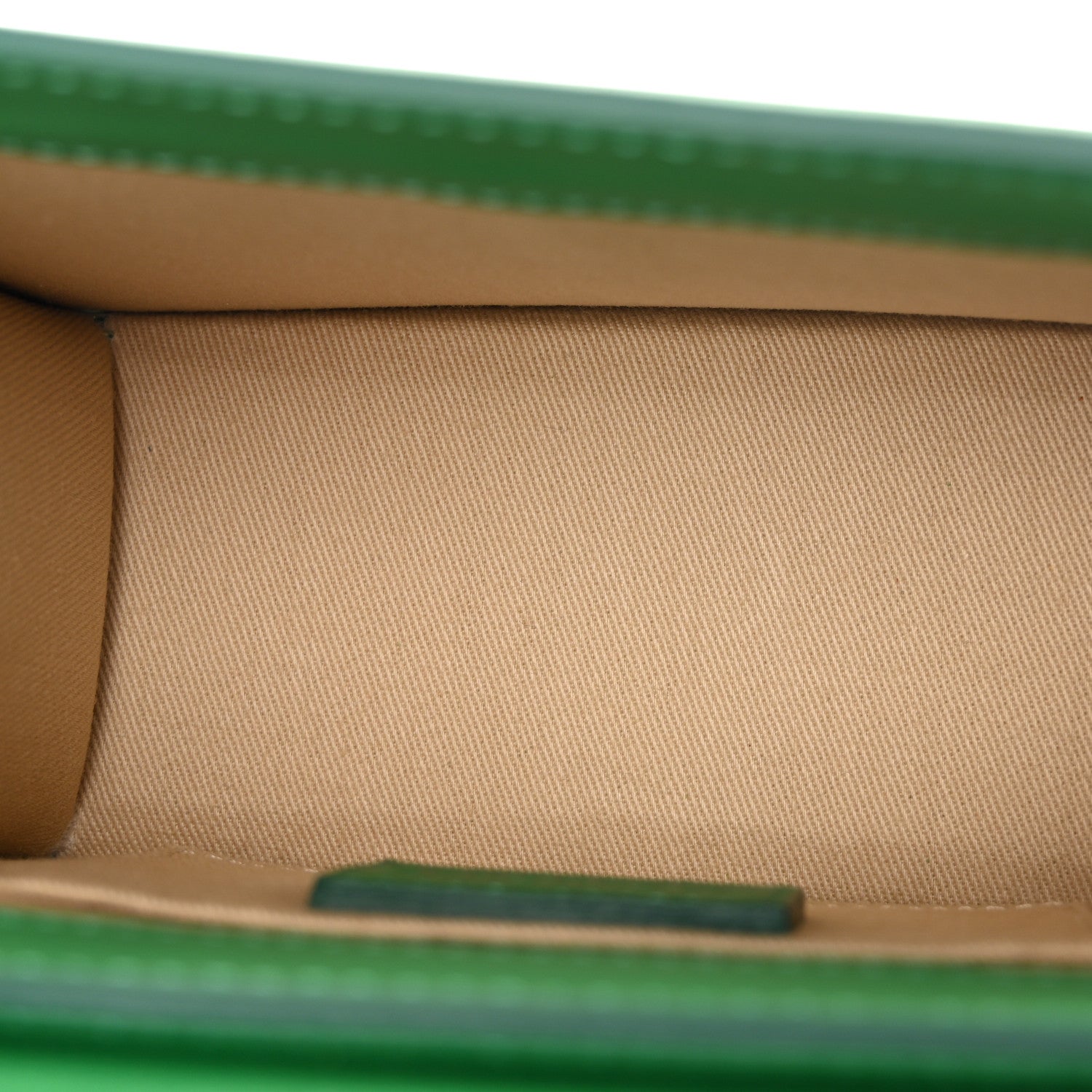 Smooth Calfskin Le Chiquito Moyen Green
