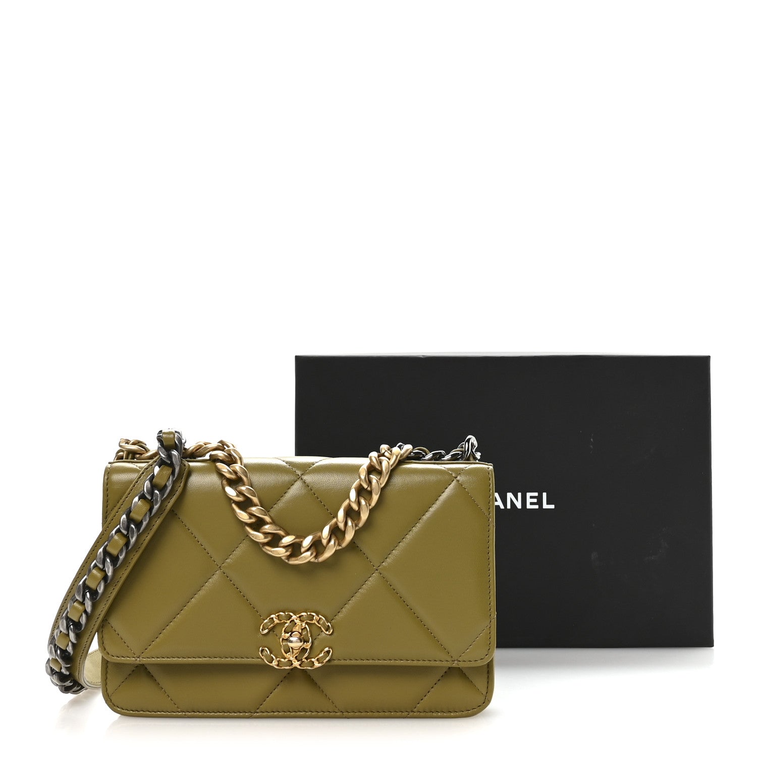 Lambskin Quilted CHNL 19 Wallet On Chain WOC Green