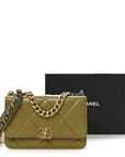 Lambskin Quilted CHNL 19 Wallet On Chain WOC Green
