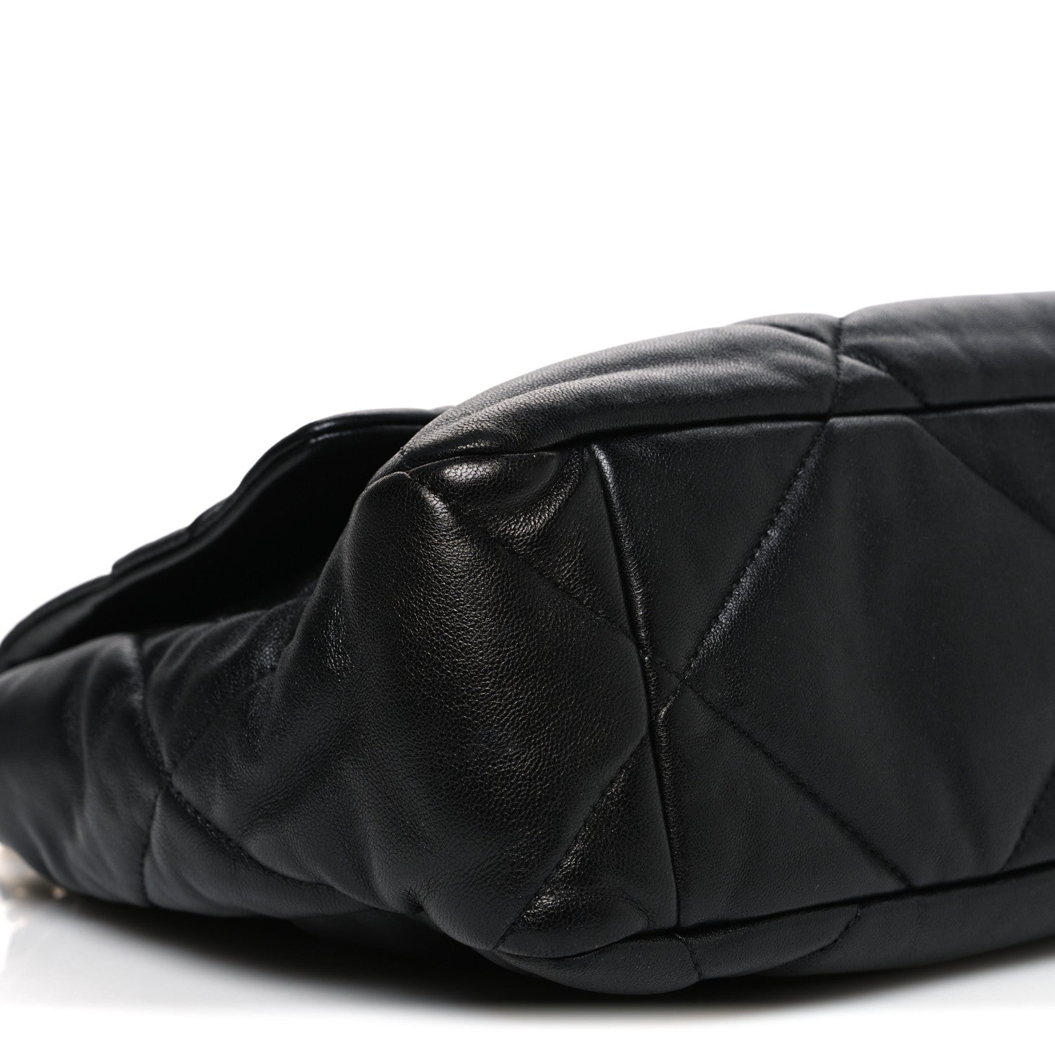Lambskin Quilted Large CHNL 19 Flap Black