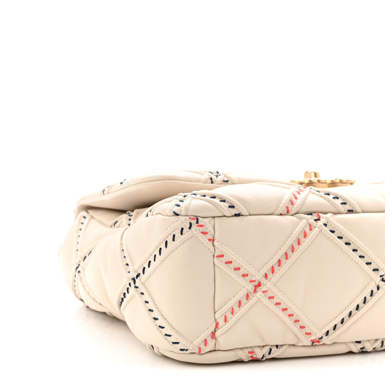 Lambskin Mixed Fibers Quilted Medium CHNL 19 Flap Beige