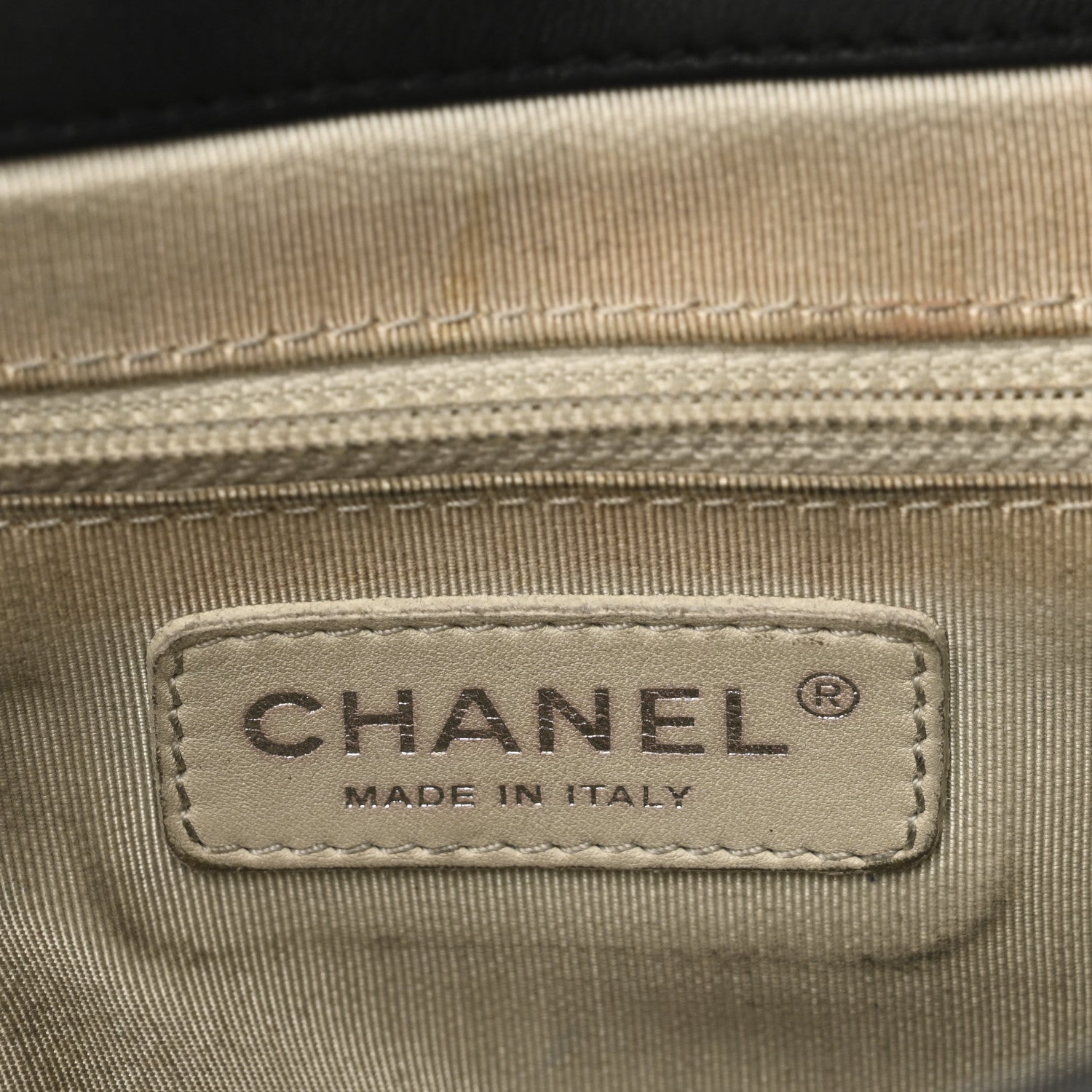 Washed Lambskin Quilted Medium Chain Around Messenger Black