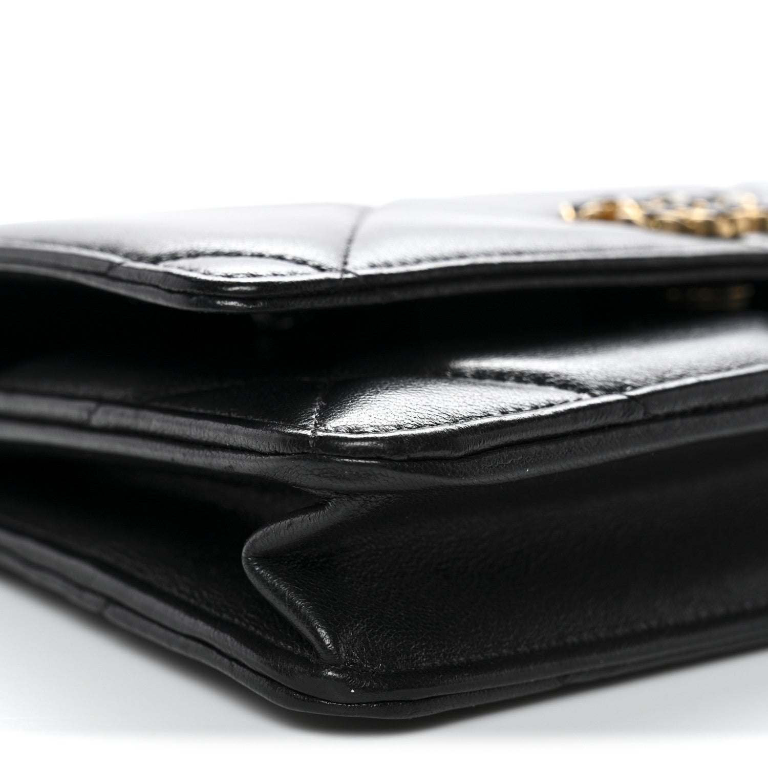 Lambskin Quilted CHNL 19 Wallet On Chain WOC Black