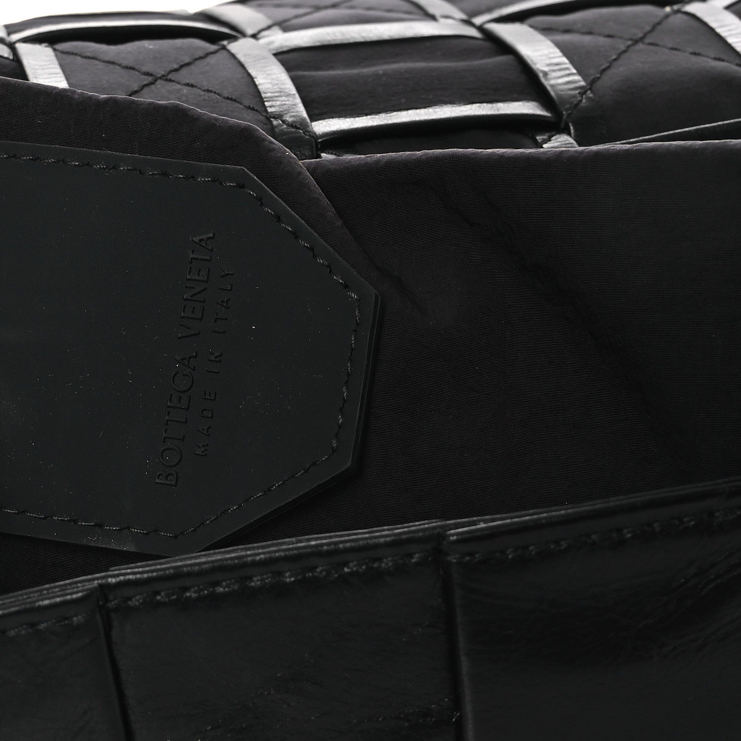 Paper Calfskin Maxi Intrecciato Small Cassette Crossbody Bag Black