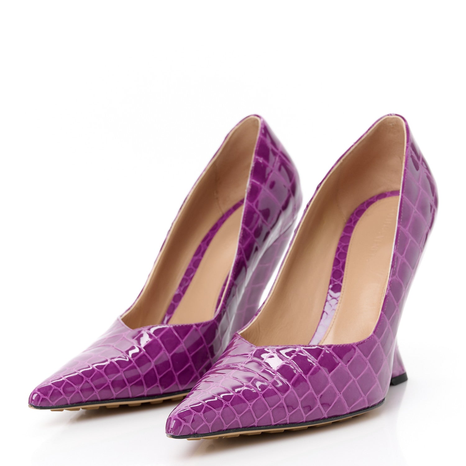 Gloss Calfskin Crocodile Embossed Punta Wedge Heels 40 Venom