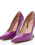 Gloss Calfskin Crocodile Embossed Punta Wedge Heels 40 Venom