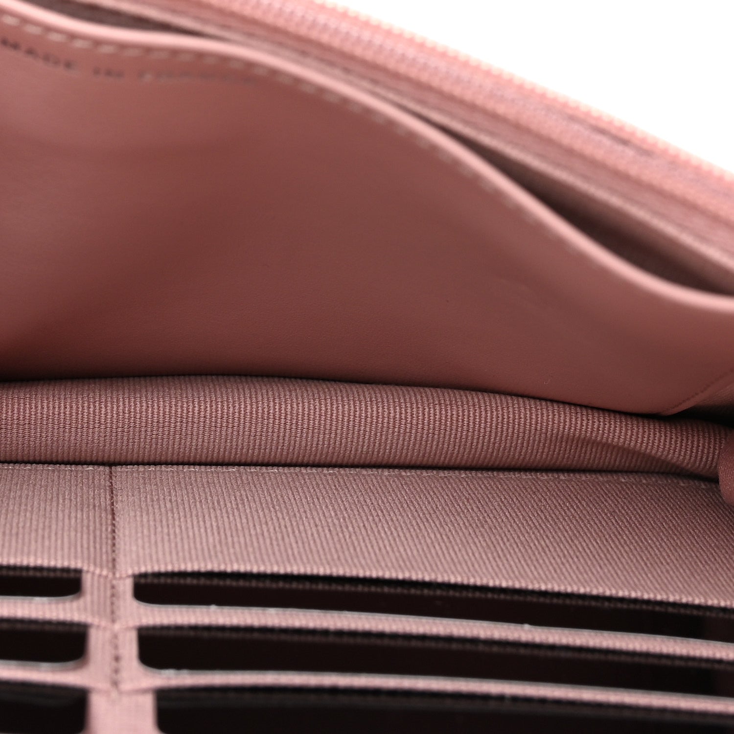 Caviar Quilted Wallet on Chain WOC Light Pink