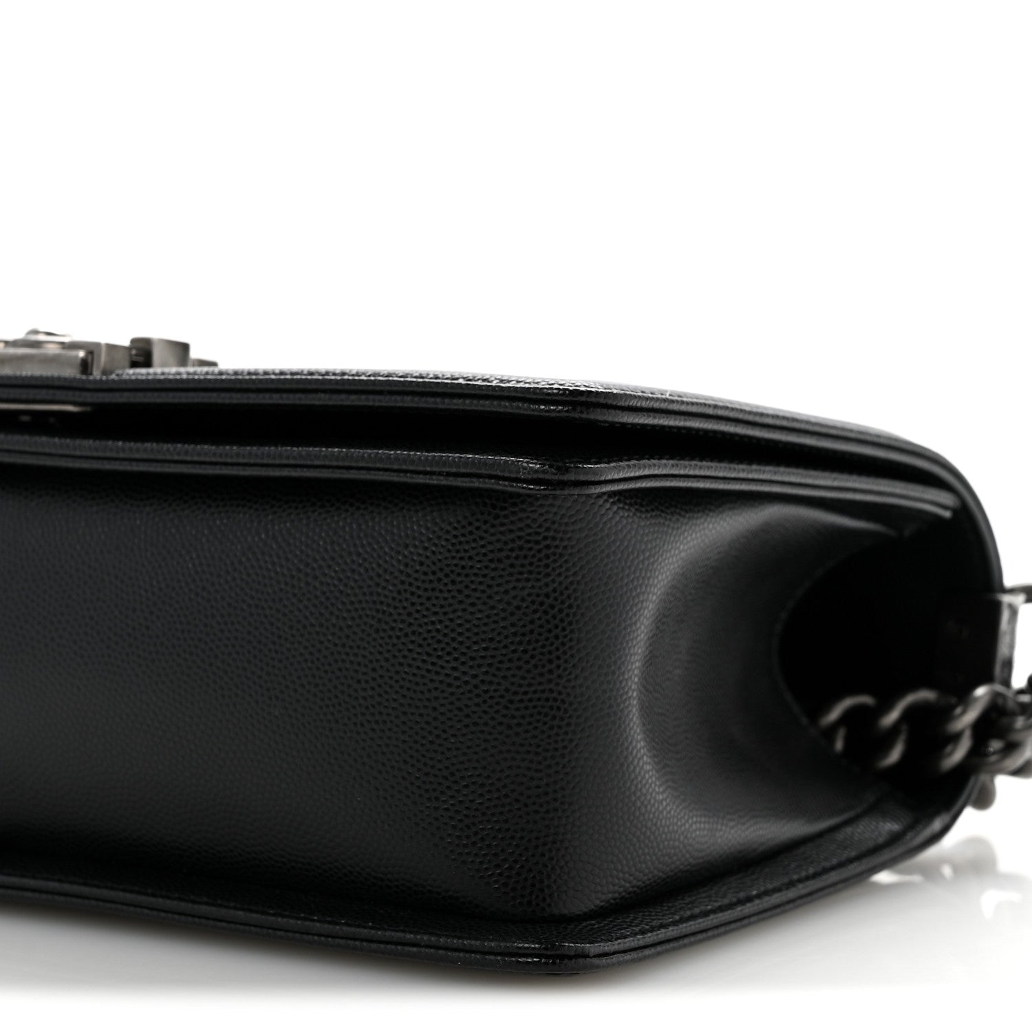 Caviar Quilted Medium Boy Flap Black