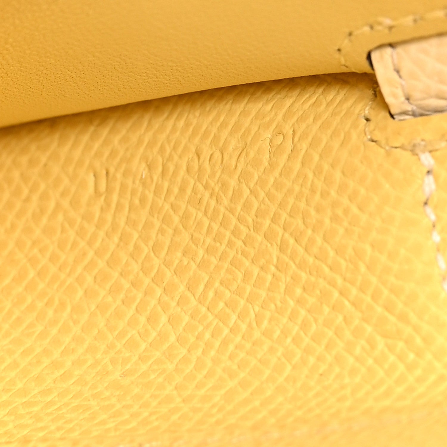 Epsom Verso Kelly Wallet To Go Nata Jaune Poussin