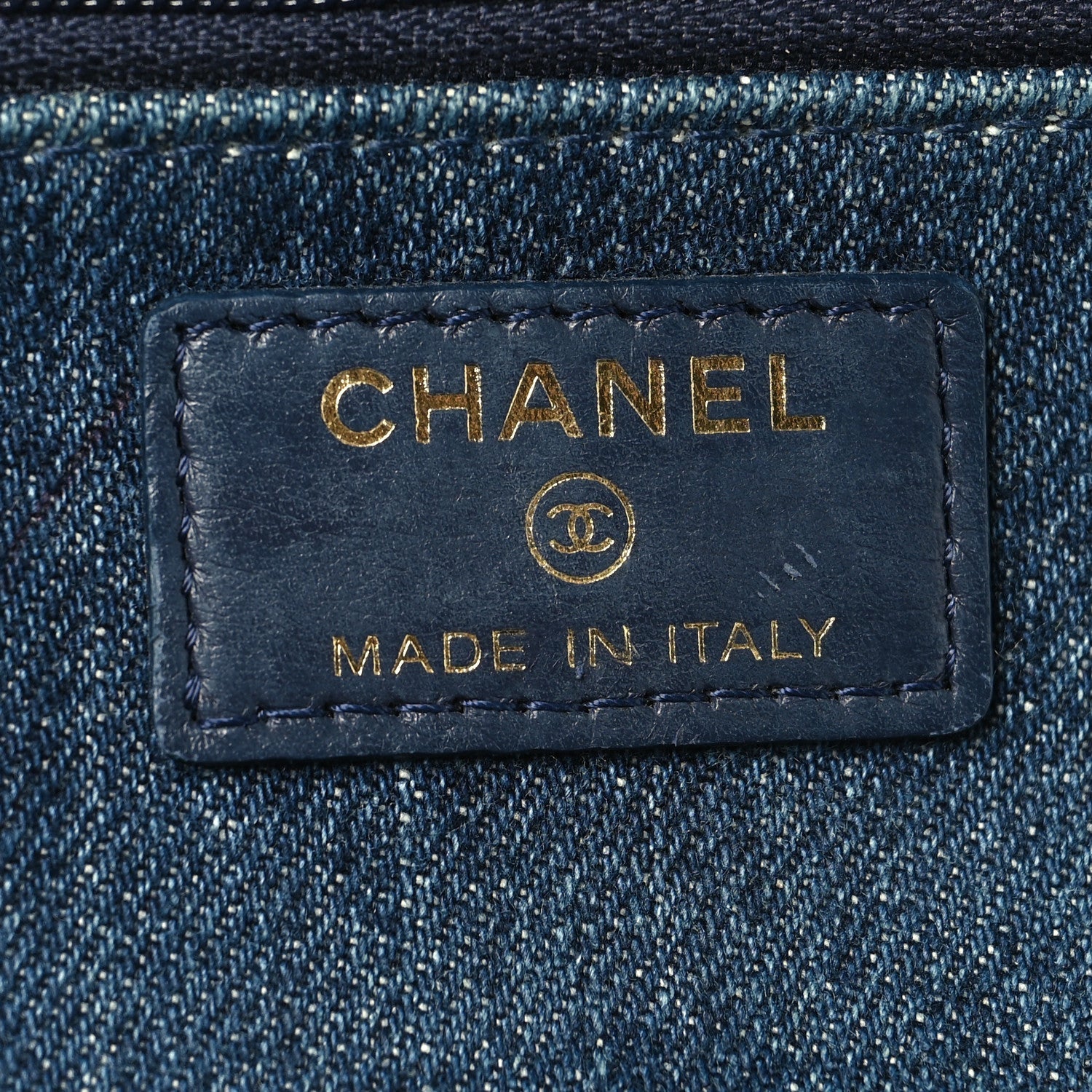 Denim Quilted CHNL 19 Wallet On Chain WOC Blue