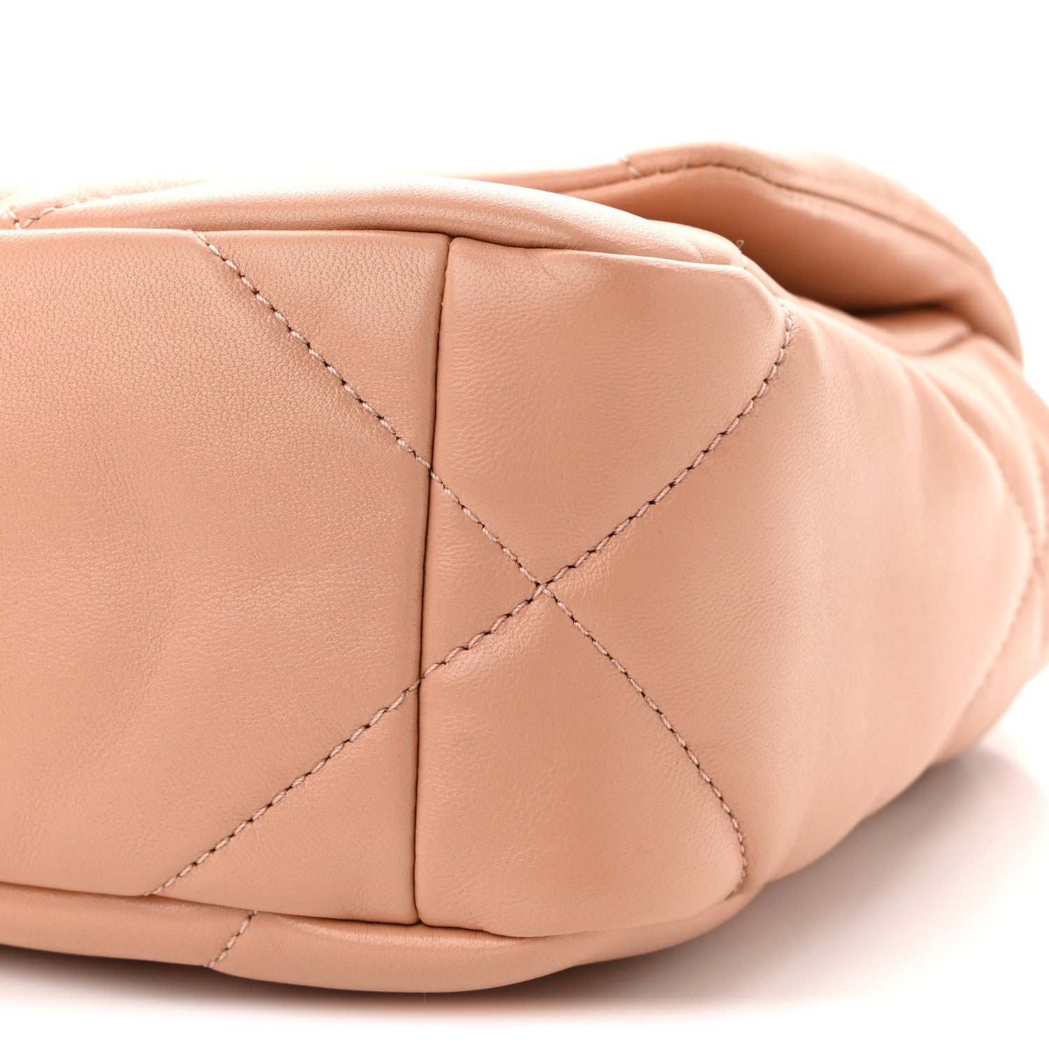 Lambskin Quilted Medium CHNL 19 Flap Beige