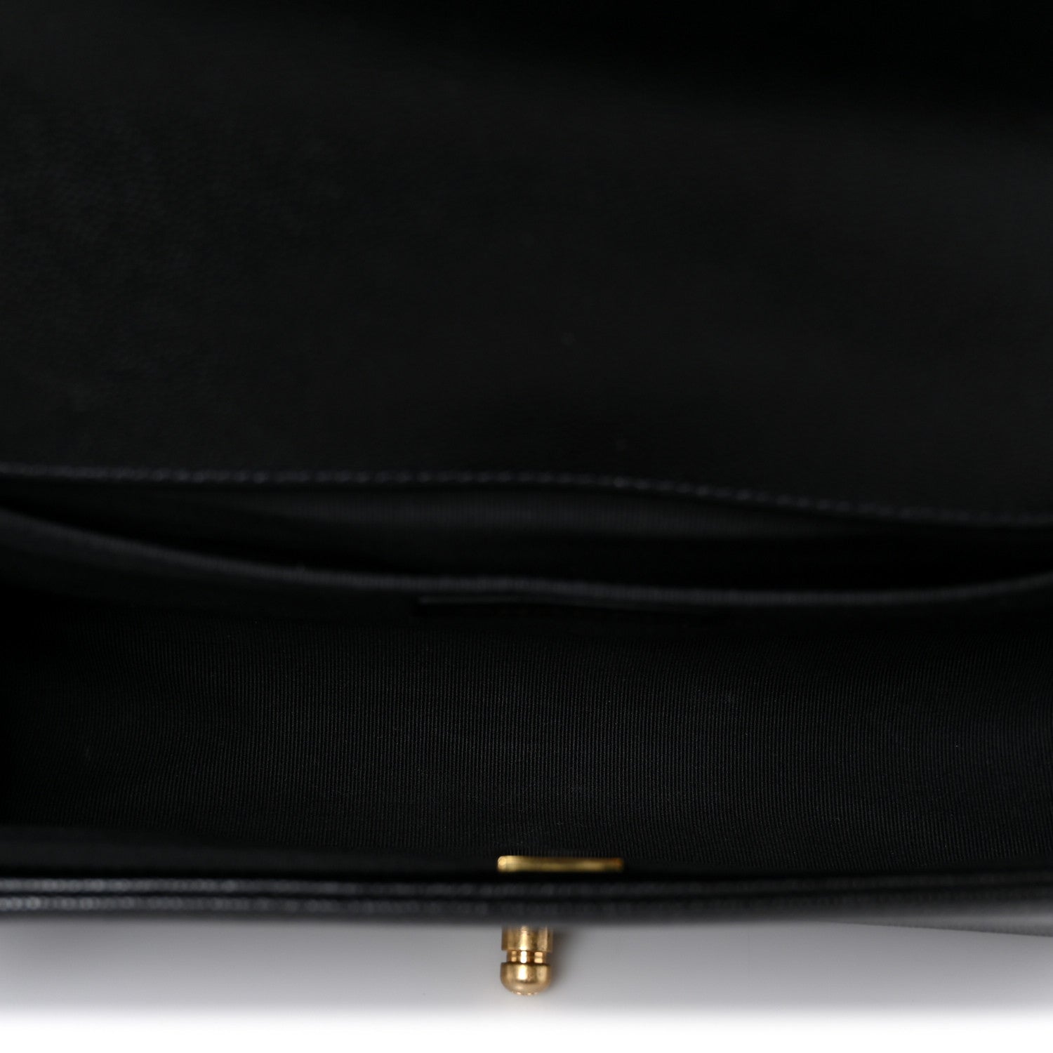 Caviar Quilted Medium Boy Flap Black