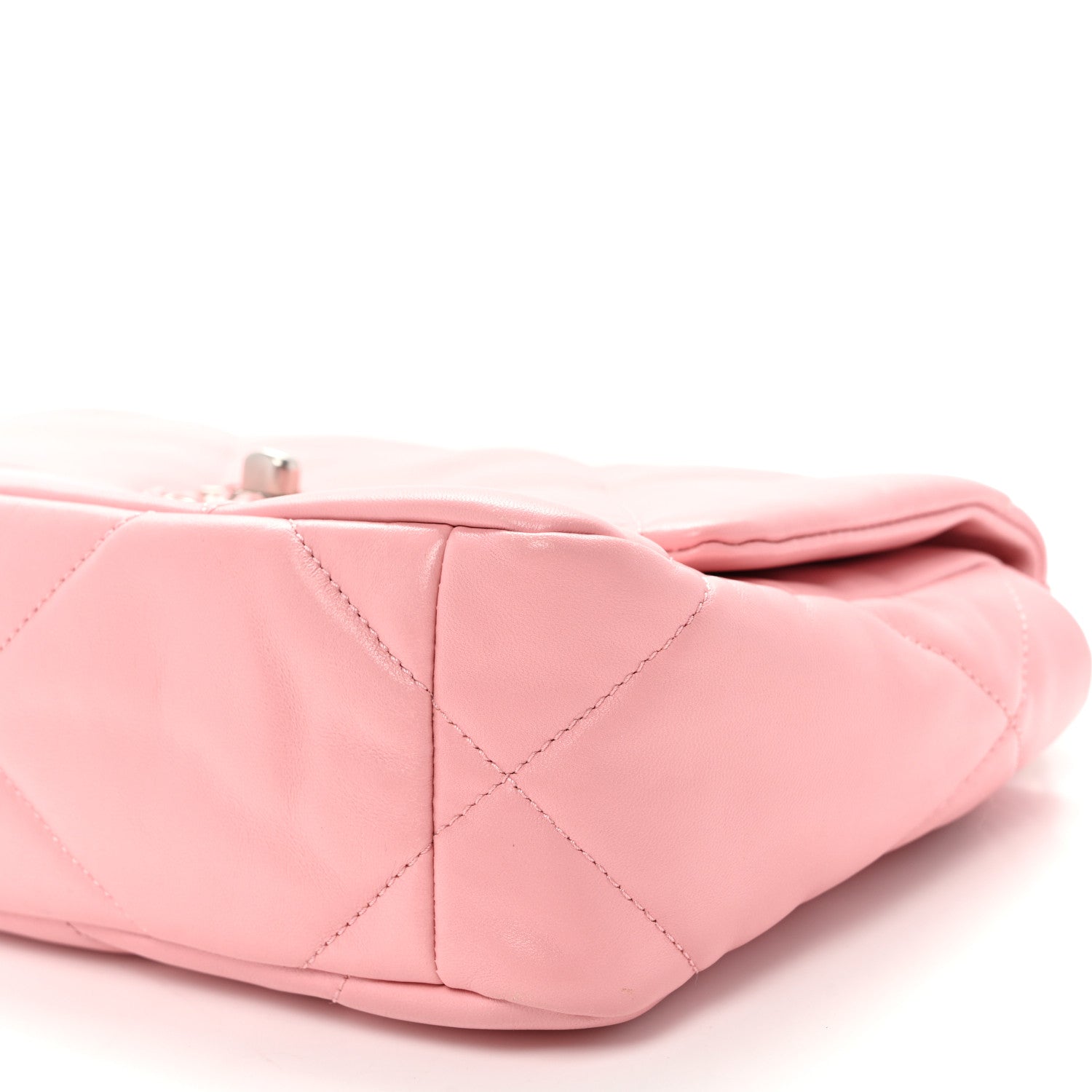Lambskin Quilted Medium CHNL 19 Flap Light Pink