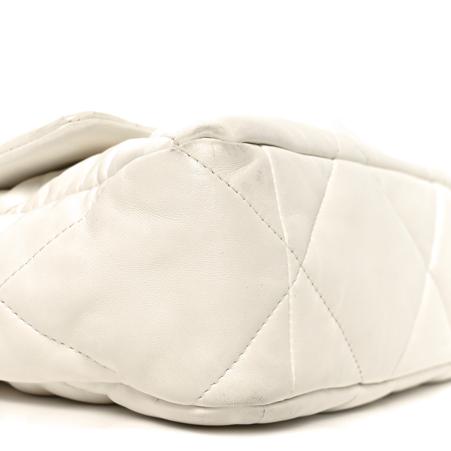 Quilted Large CHNL 19 Flap White