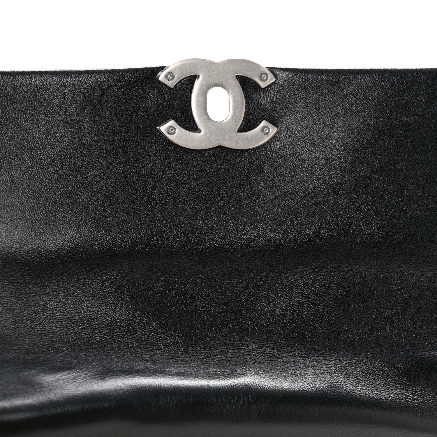 Lambskin Quilted Medium CHNL 19 Flap Black