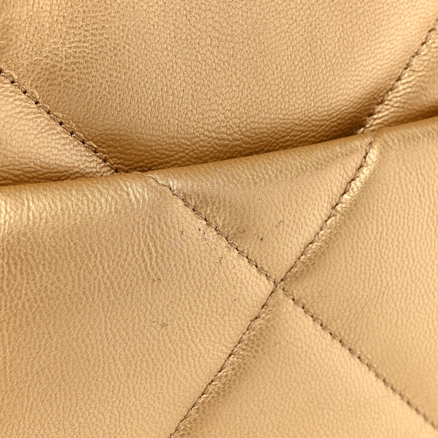 Metallic Goatskin Quilted Medium CHNL 19 Flap Gold