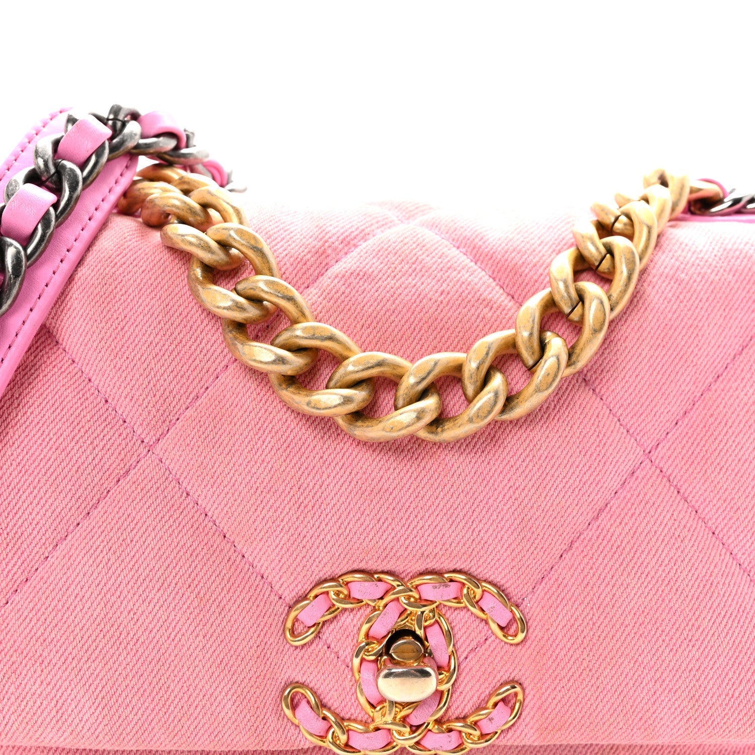 Denim Quilted Medium CHNL 19 Flap Neon Pink