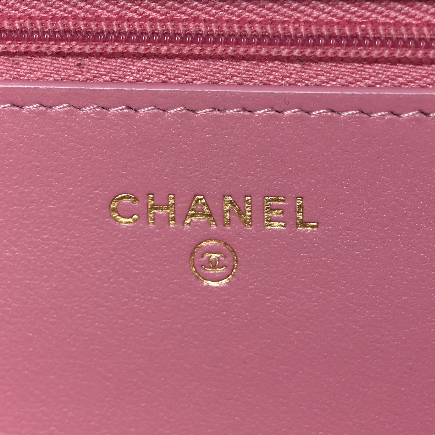 Tweed Quilted Wallet On Chain WOC Pink