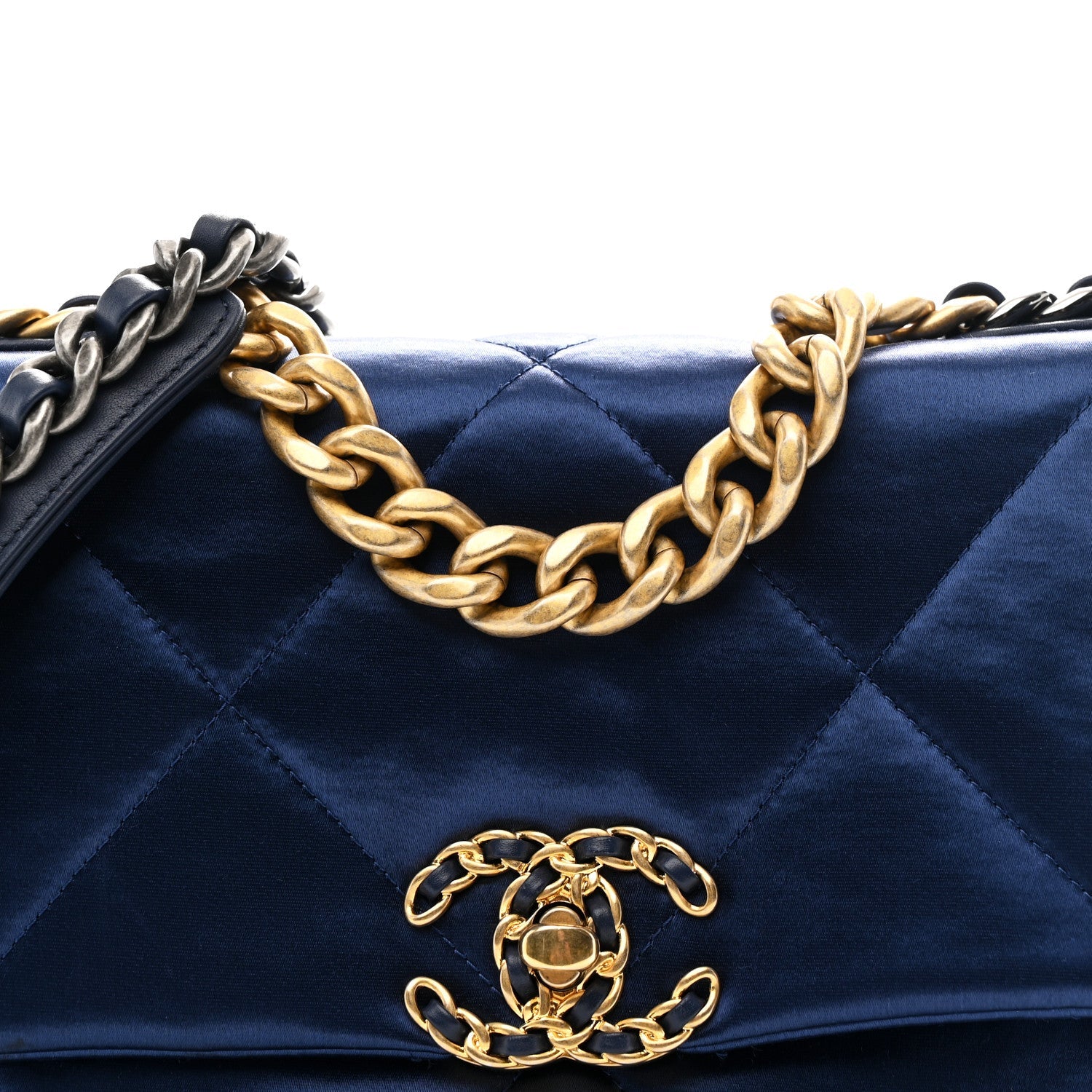 Satin Quilted Medium CHNL 19 Flap Blue