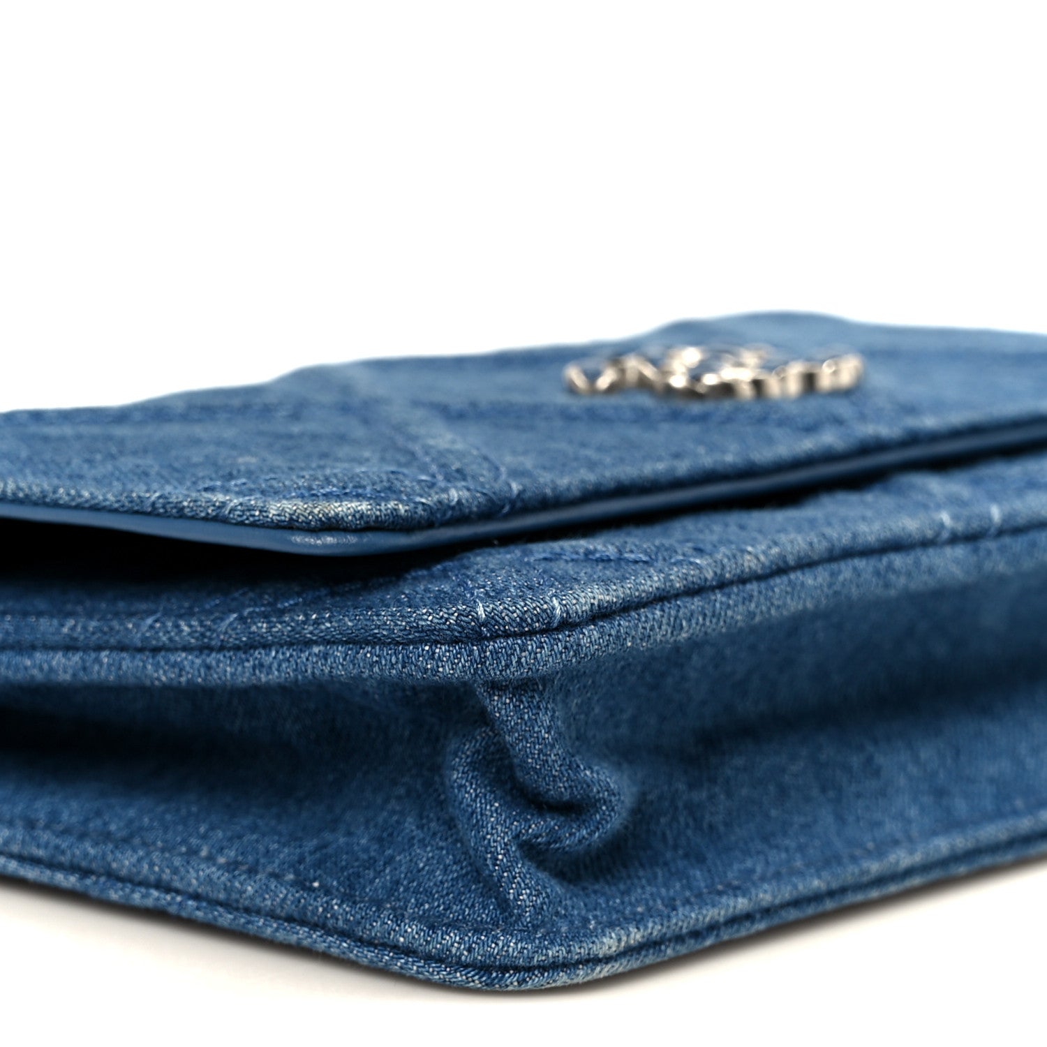Denim Quilted CHNL 19 Wallet On Chain WOC Blue