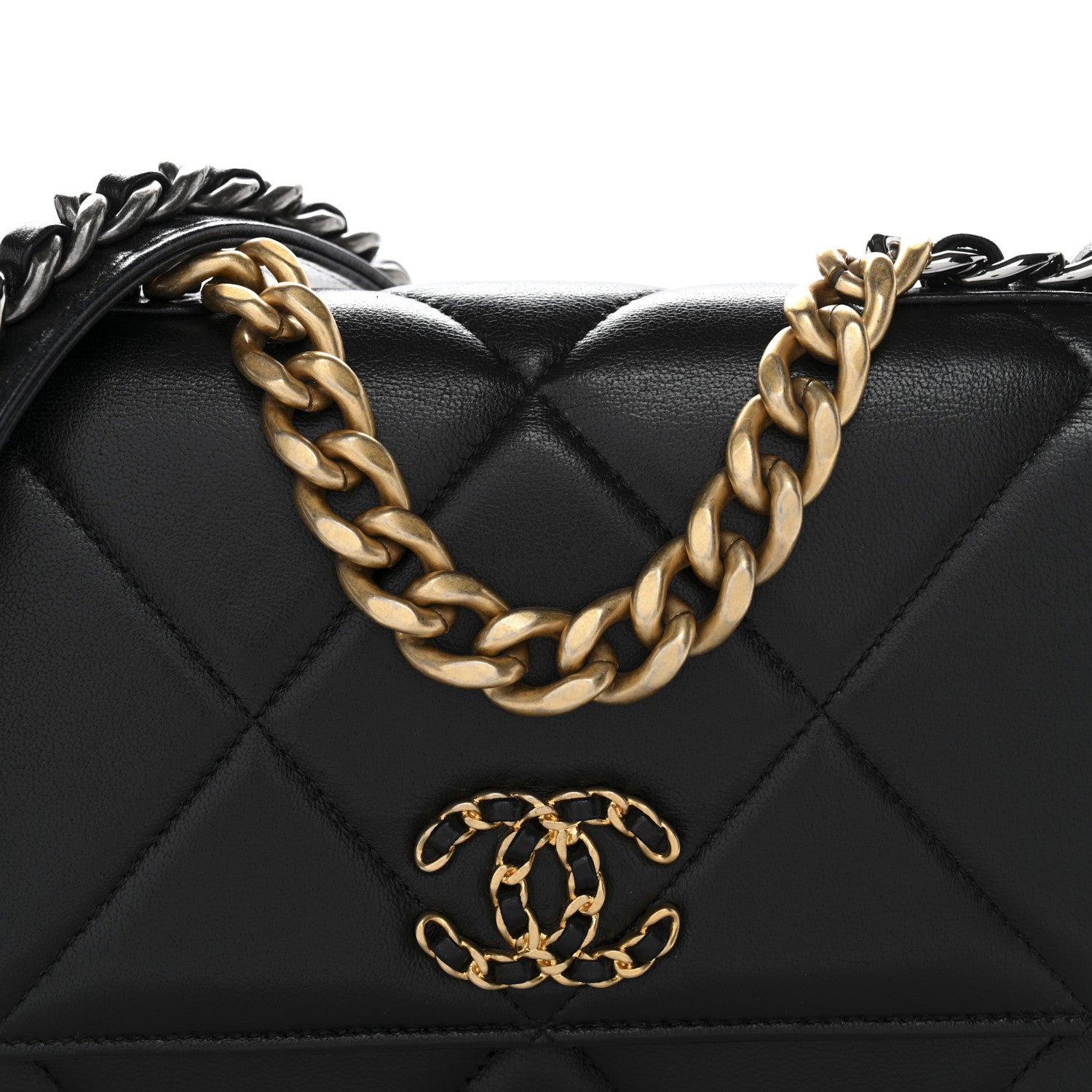 Lambskin Quilted CHNL 19 Wallet On Chain WOC Black